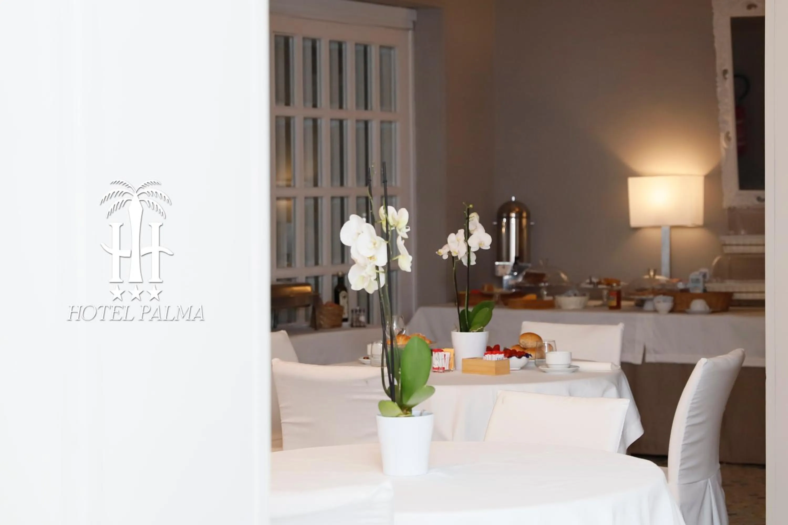 Restaurant/places to eat in Hotel Palma
