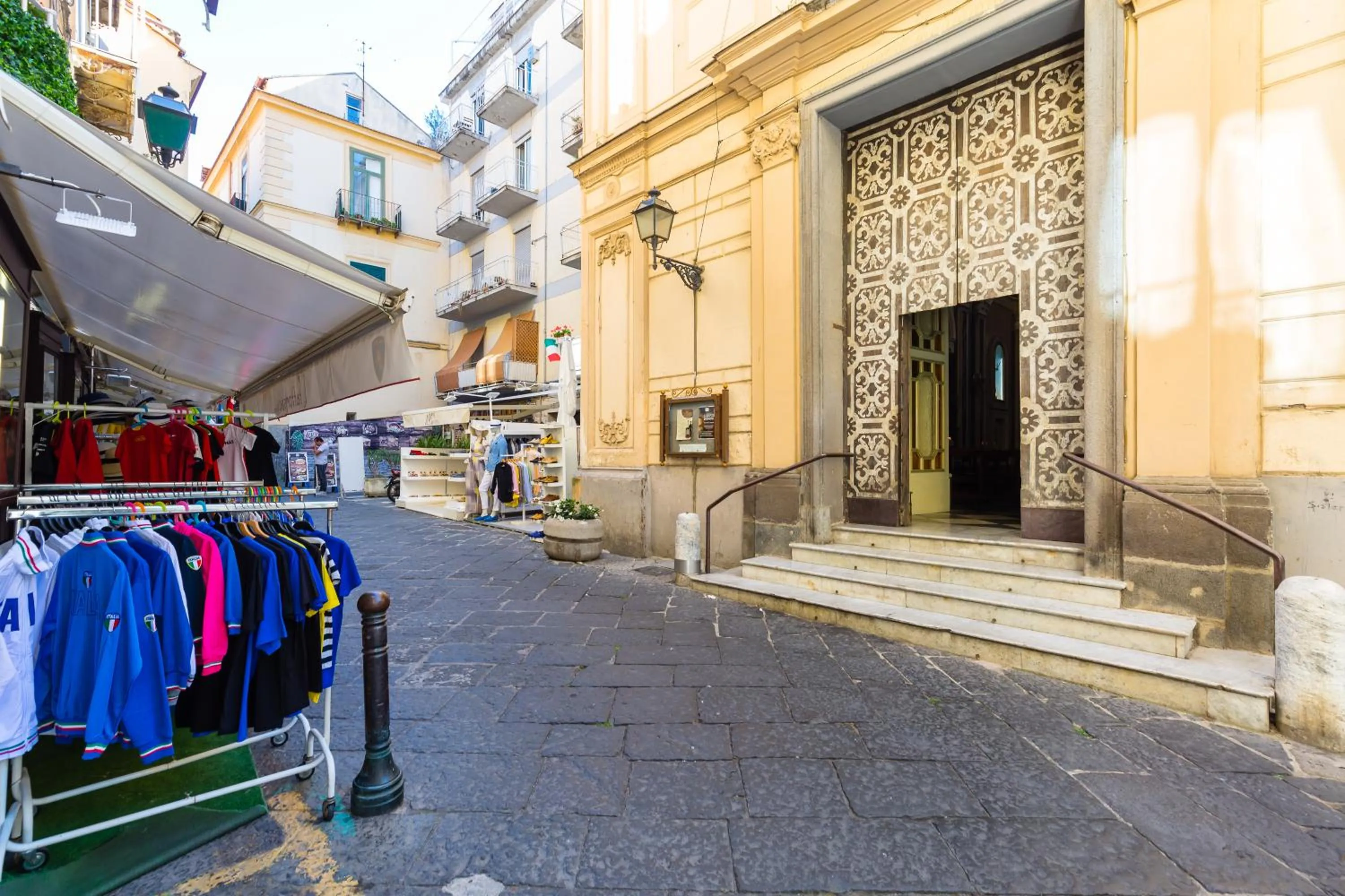 Property building in Casa Ela