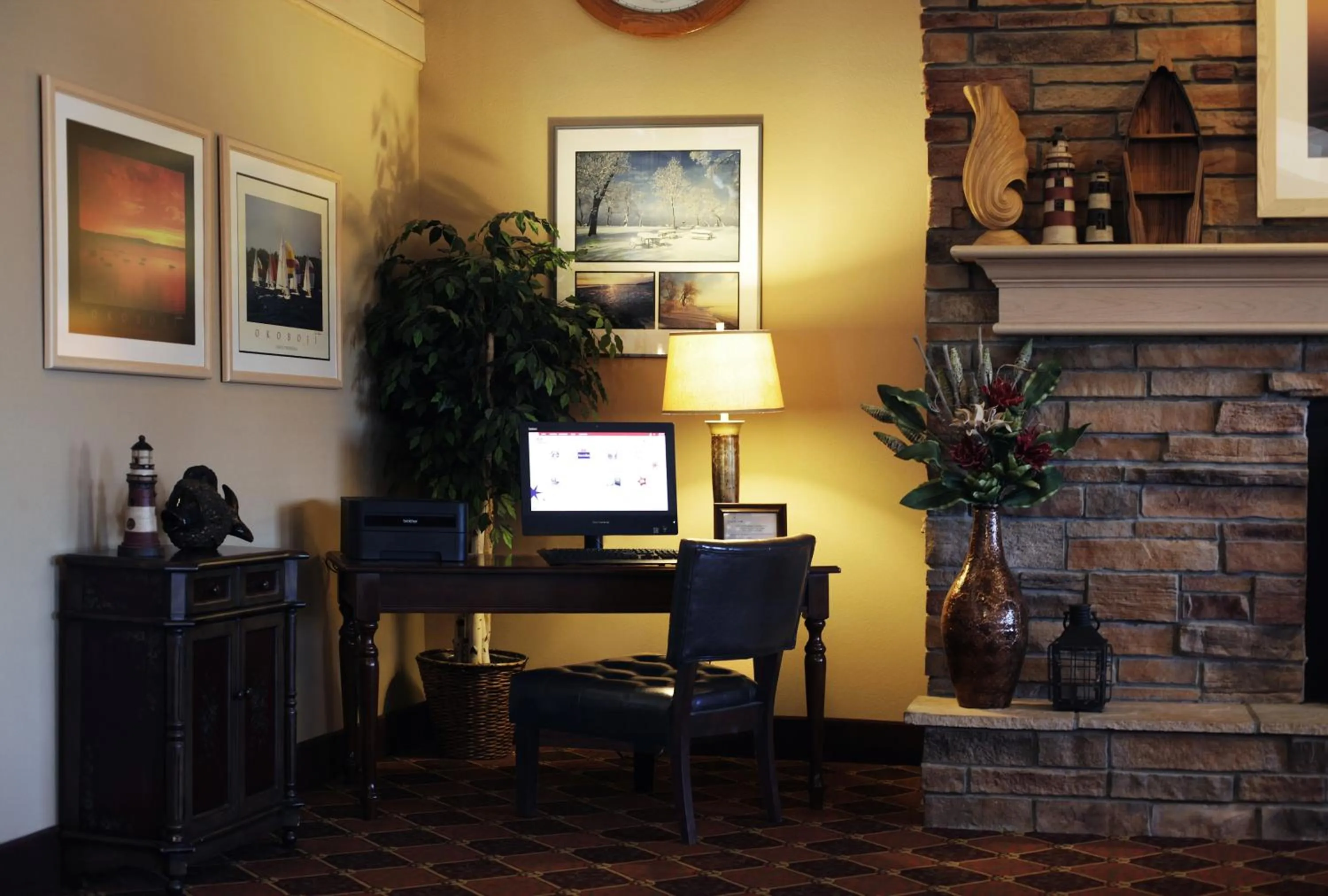 Business facilities in AmericInn by Wyndham Okoboji