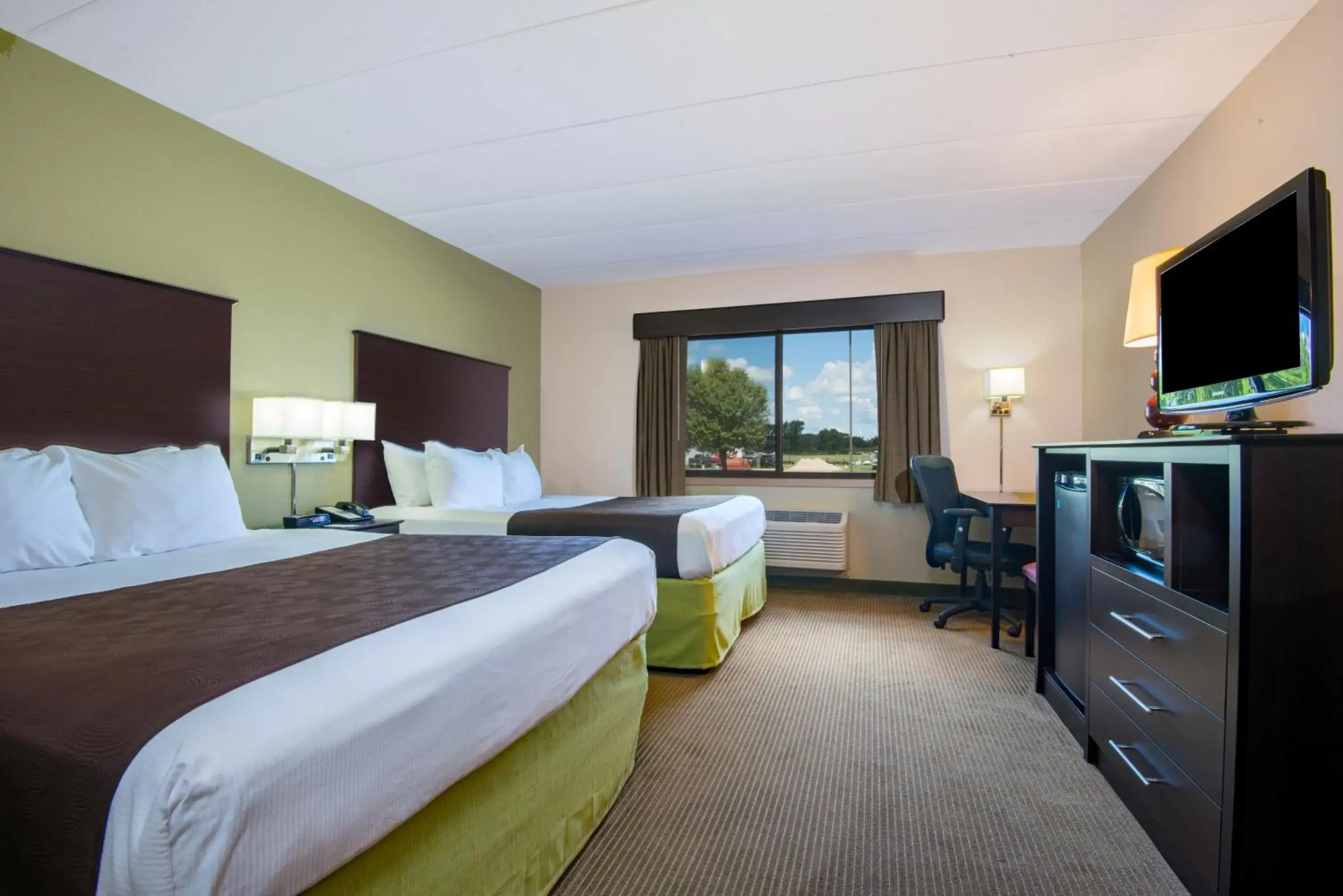 Queen Room with Two Queen Beds - Non-Smoking in AmericInn by Wyndham Okoboji Queen Room with Two Queen Beds - Non-Smoking in AmericInn by Wyndham Okoboji