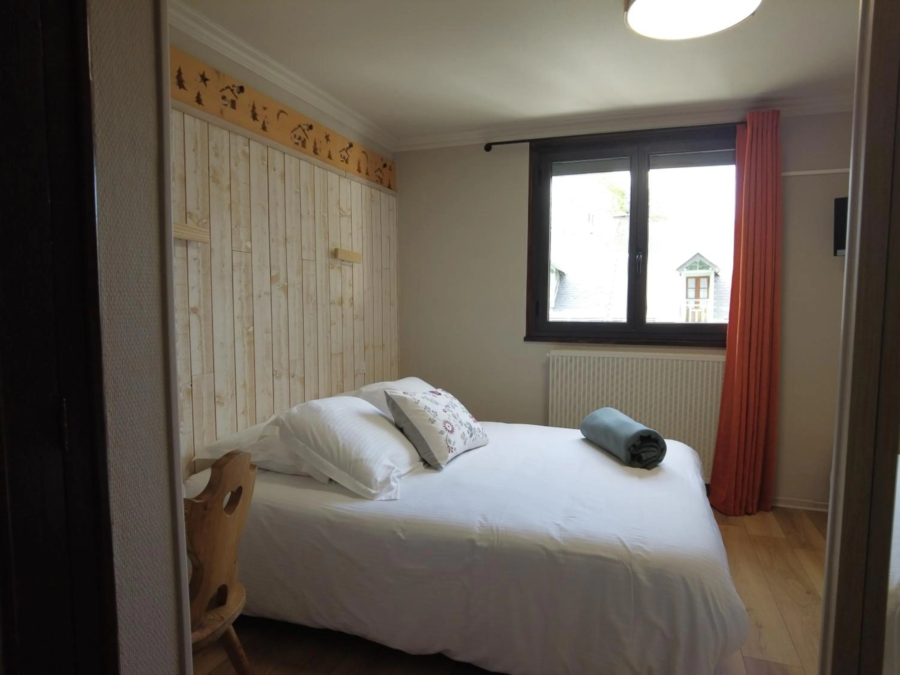 Bedroom, Bed in Hôtel La Rencluse