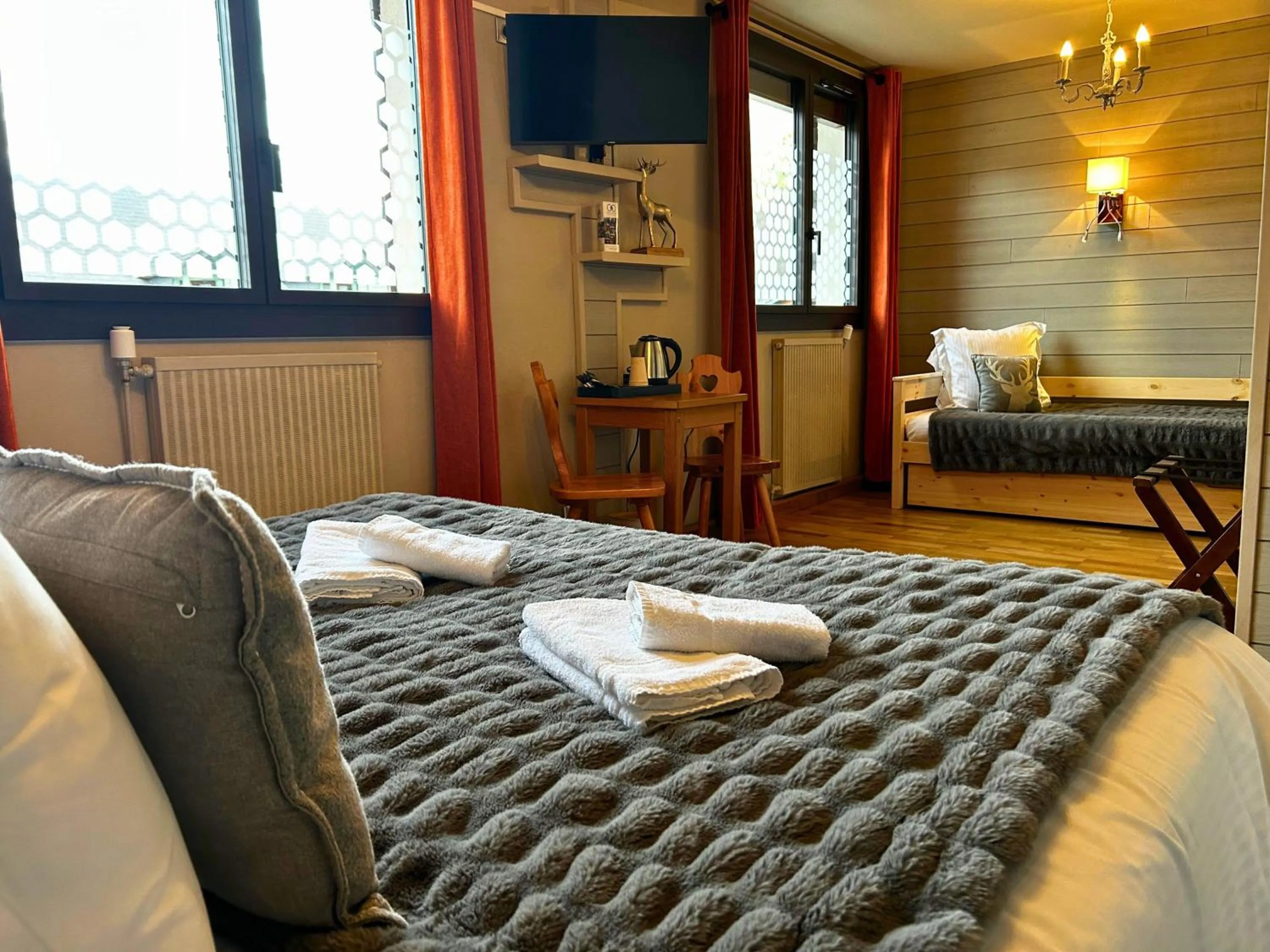 Photo of the whole room, Bed in Hôtel La Rencluse