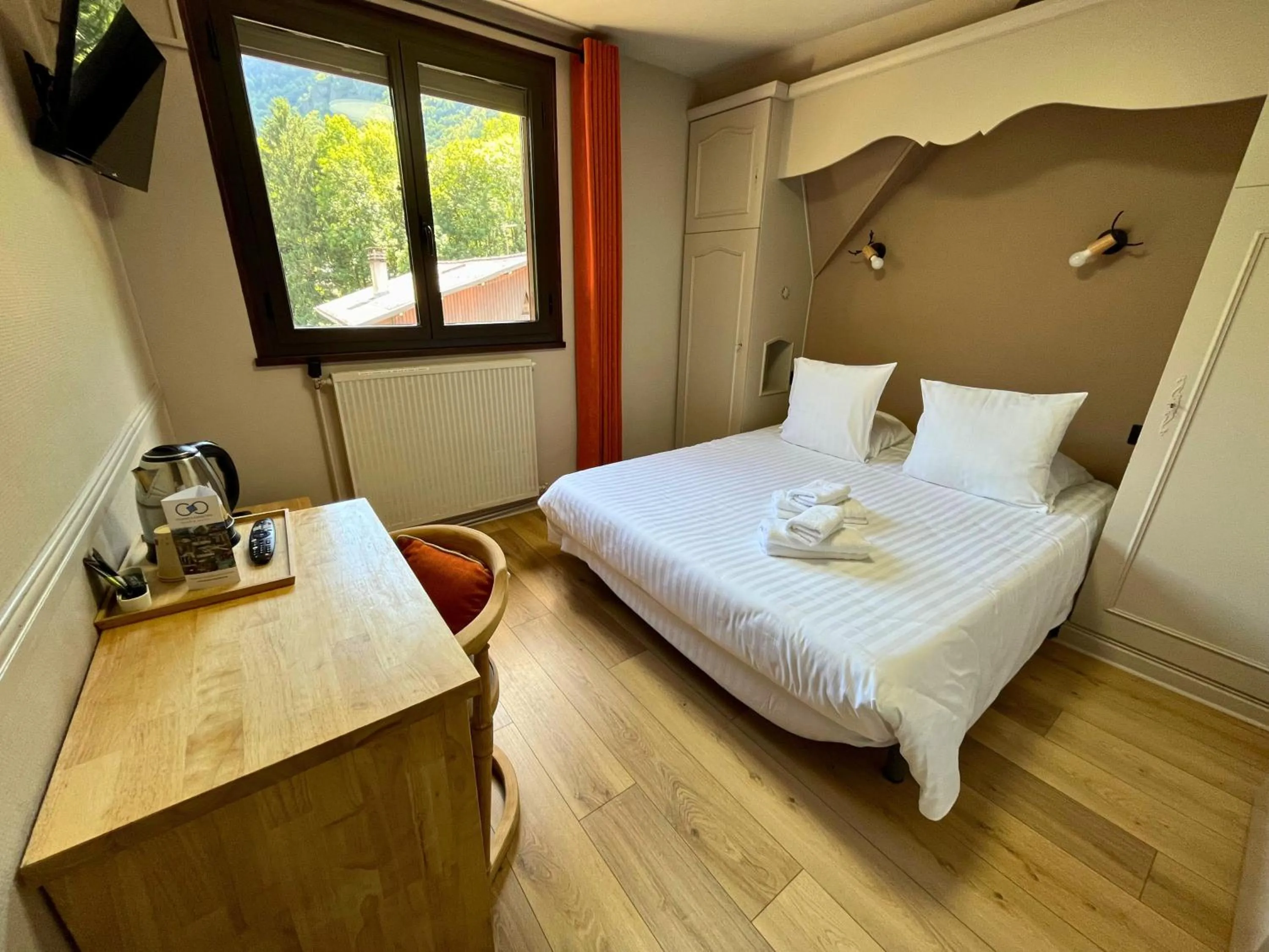 Bed in Hôtel La Rencluse