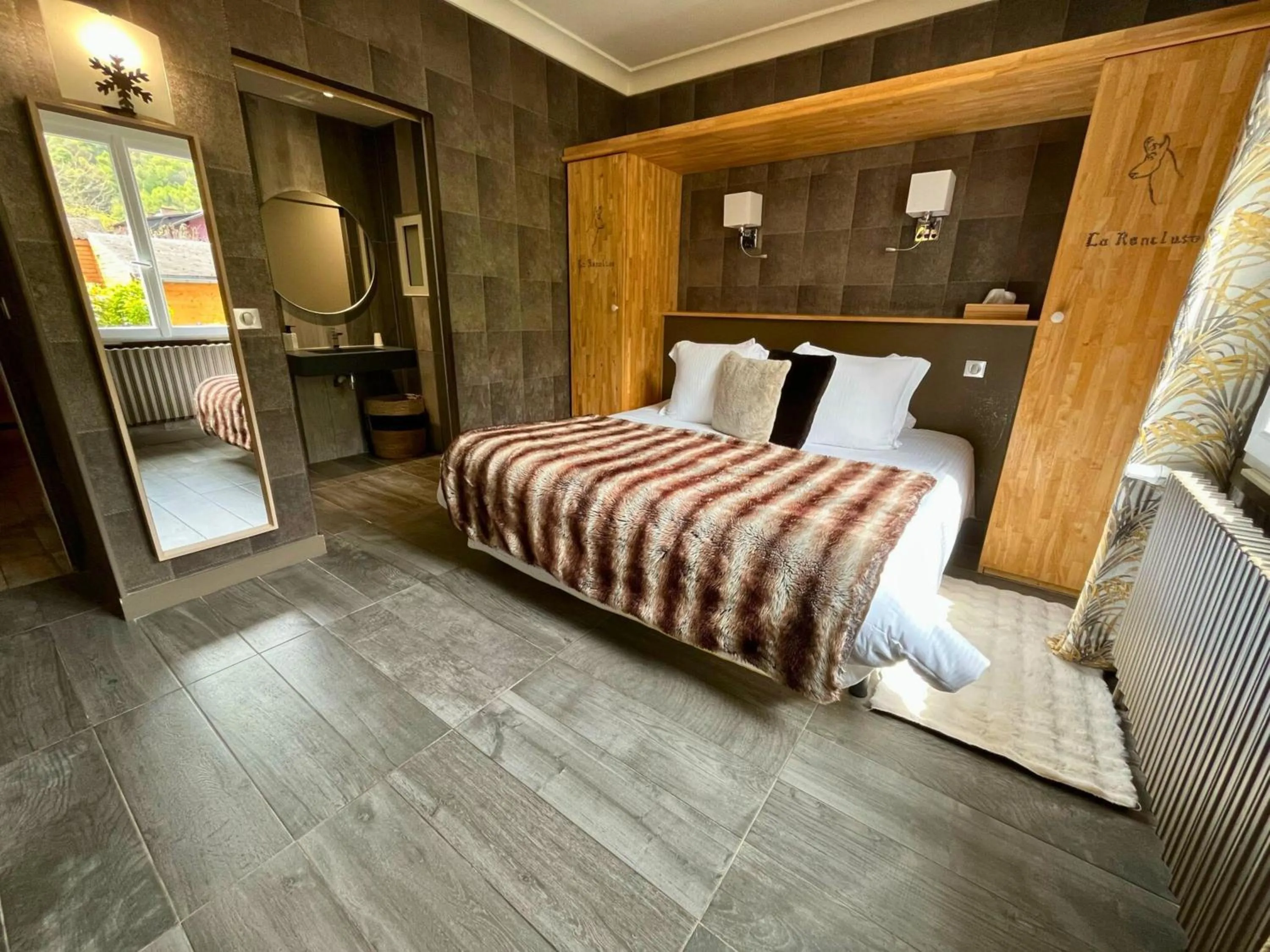 Bed in Hôtel La Rencluse