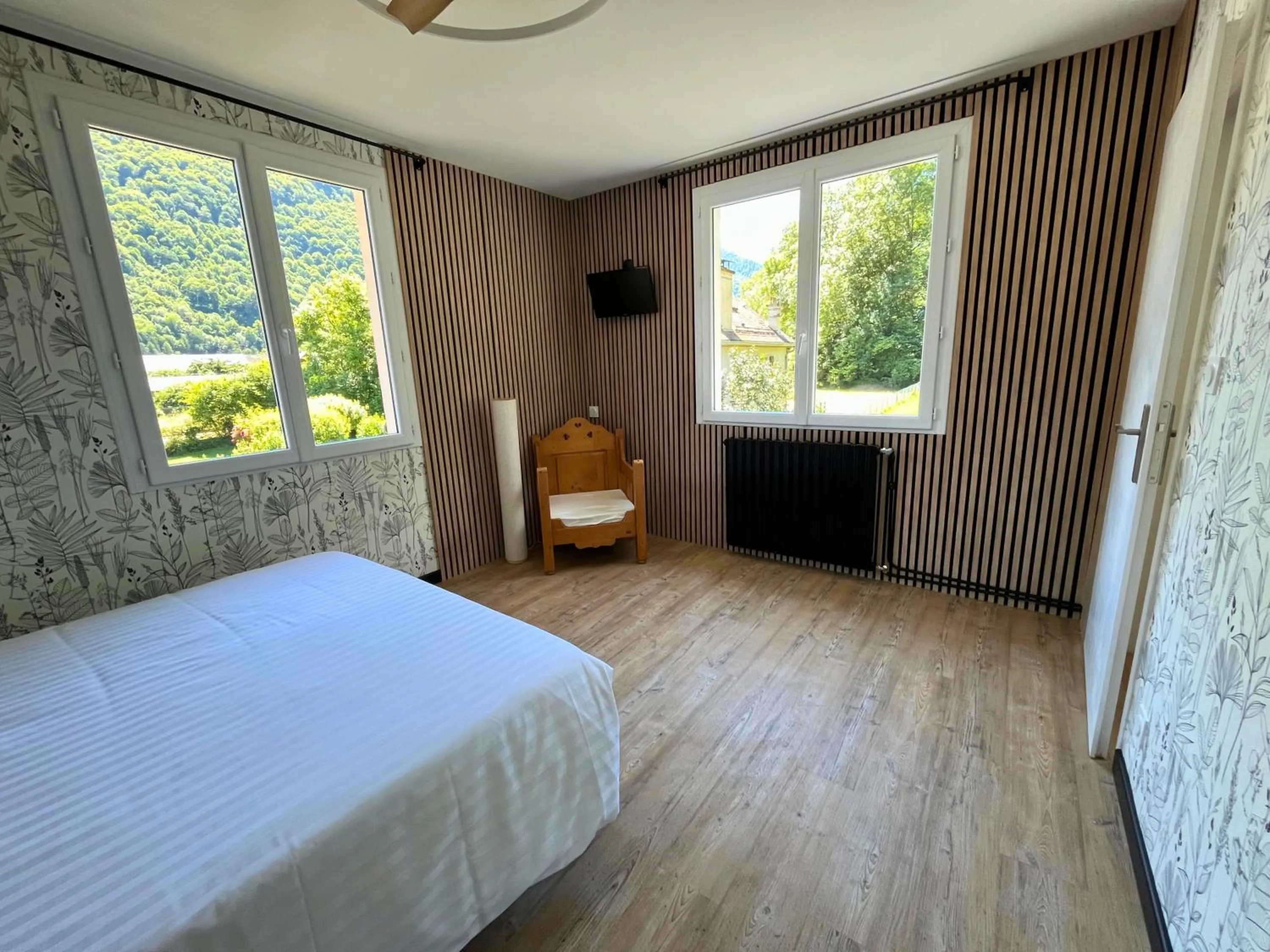 Photo of the whole room, Bed in Hôtel La Rencluse