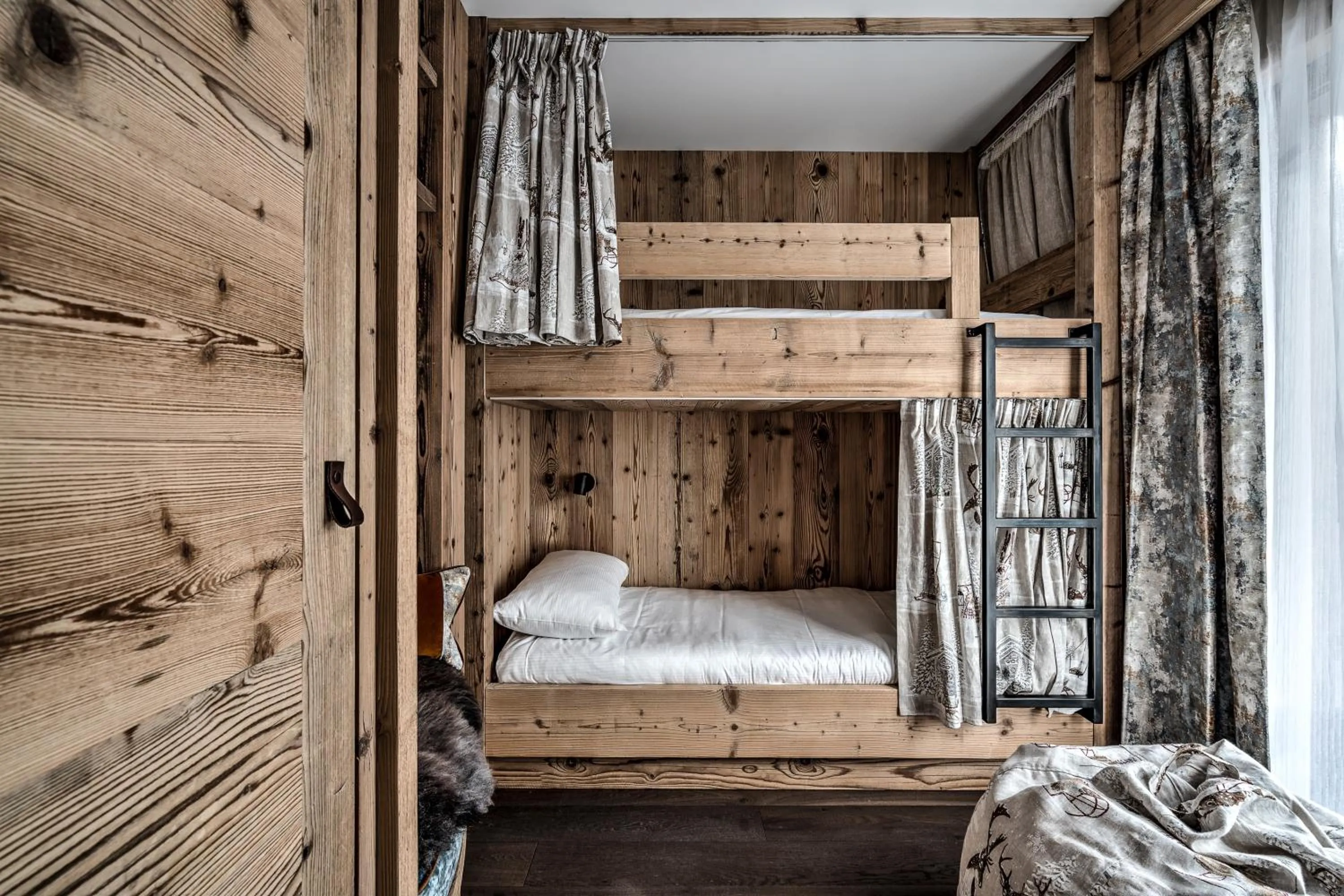 bunk bed, Bed in Hôtel La Sivolière