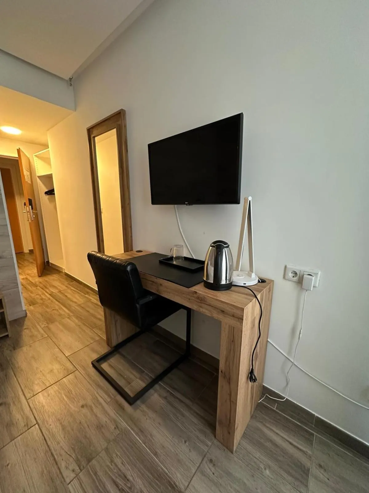 TV and multimedia in Rheinmetropole Hotel