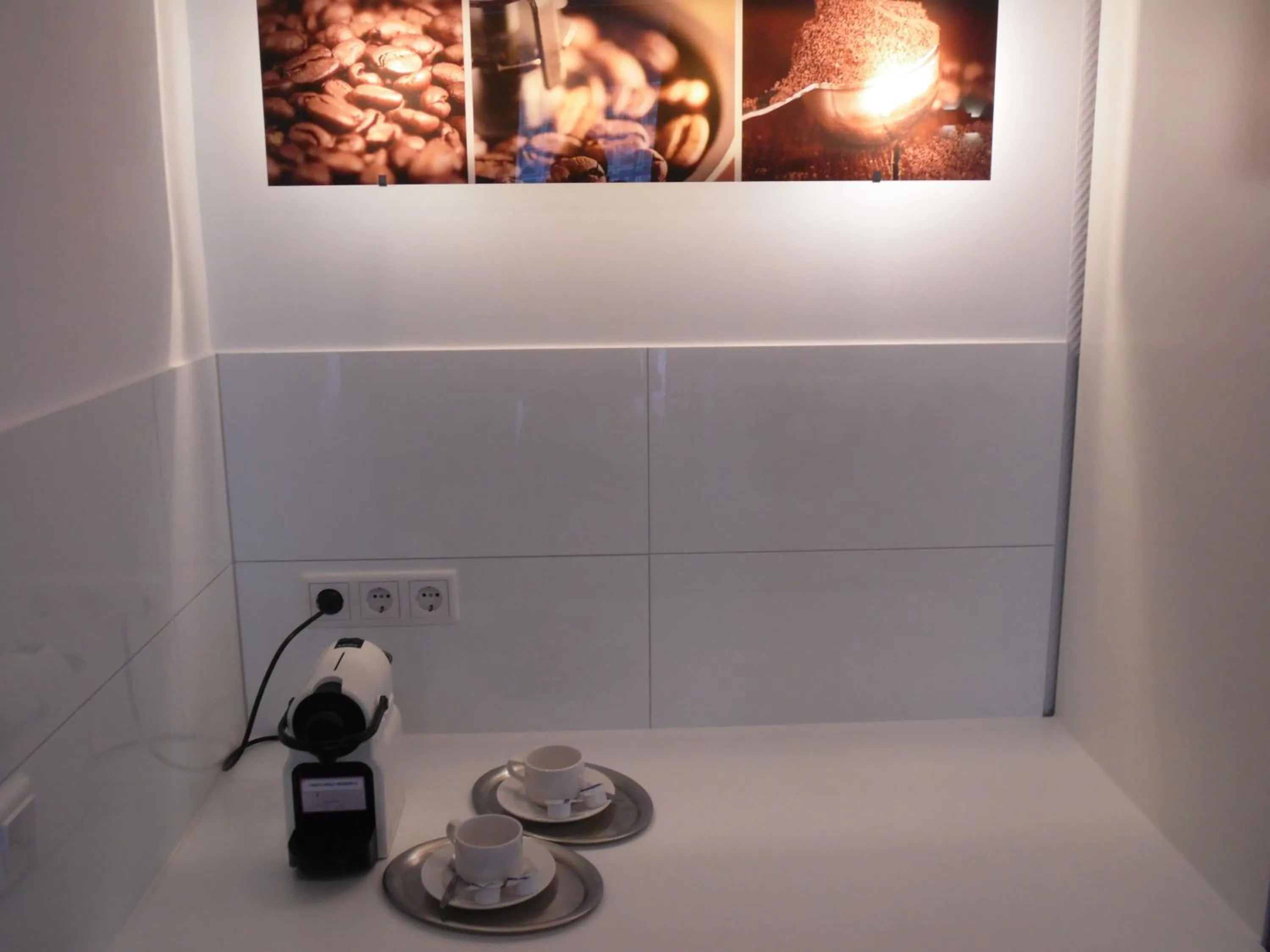 Coffee/tea facilities in Rheinmetropole Hotel