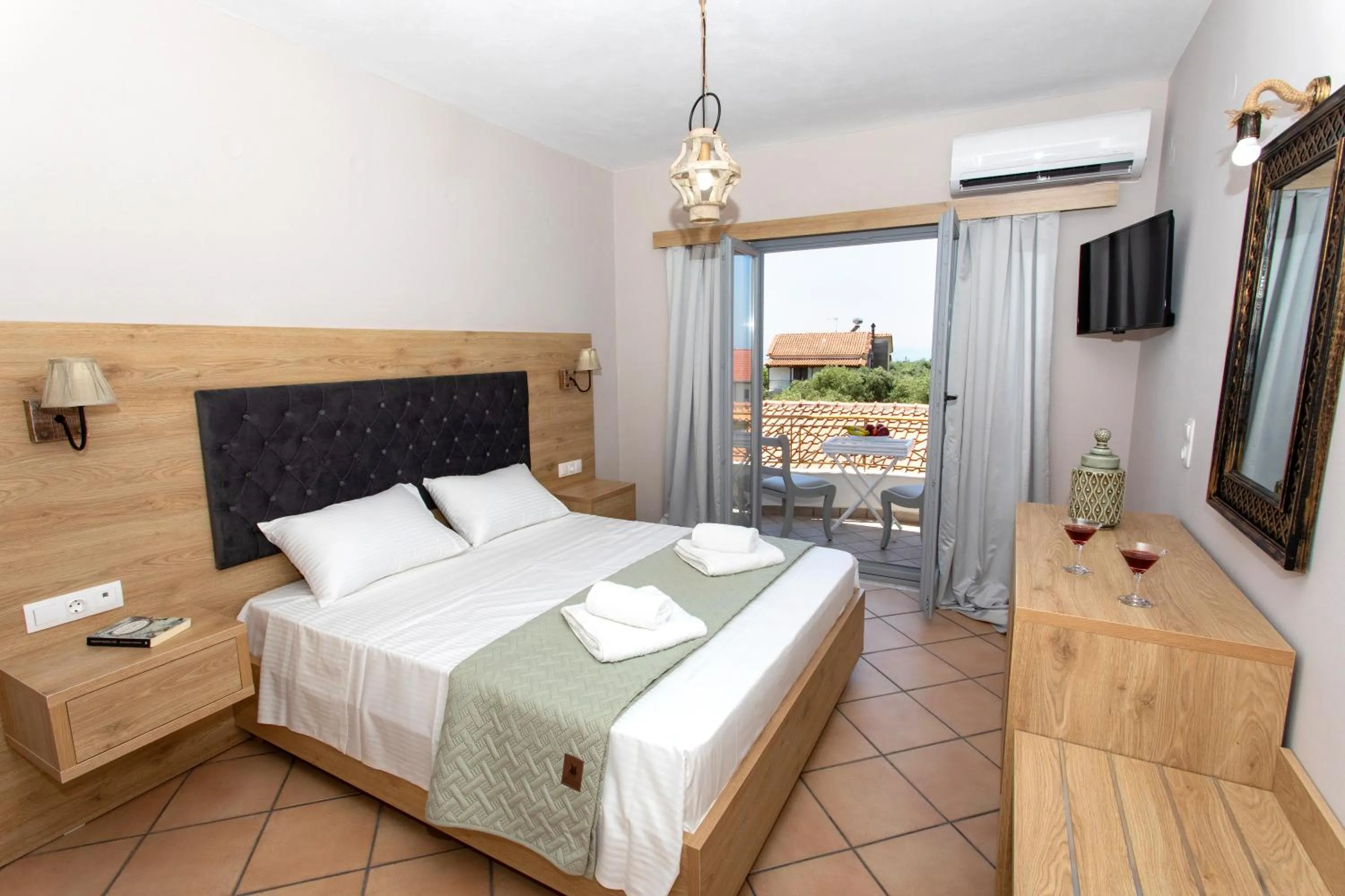 Bed in Caretta - Caretta Hotel