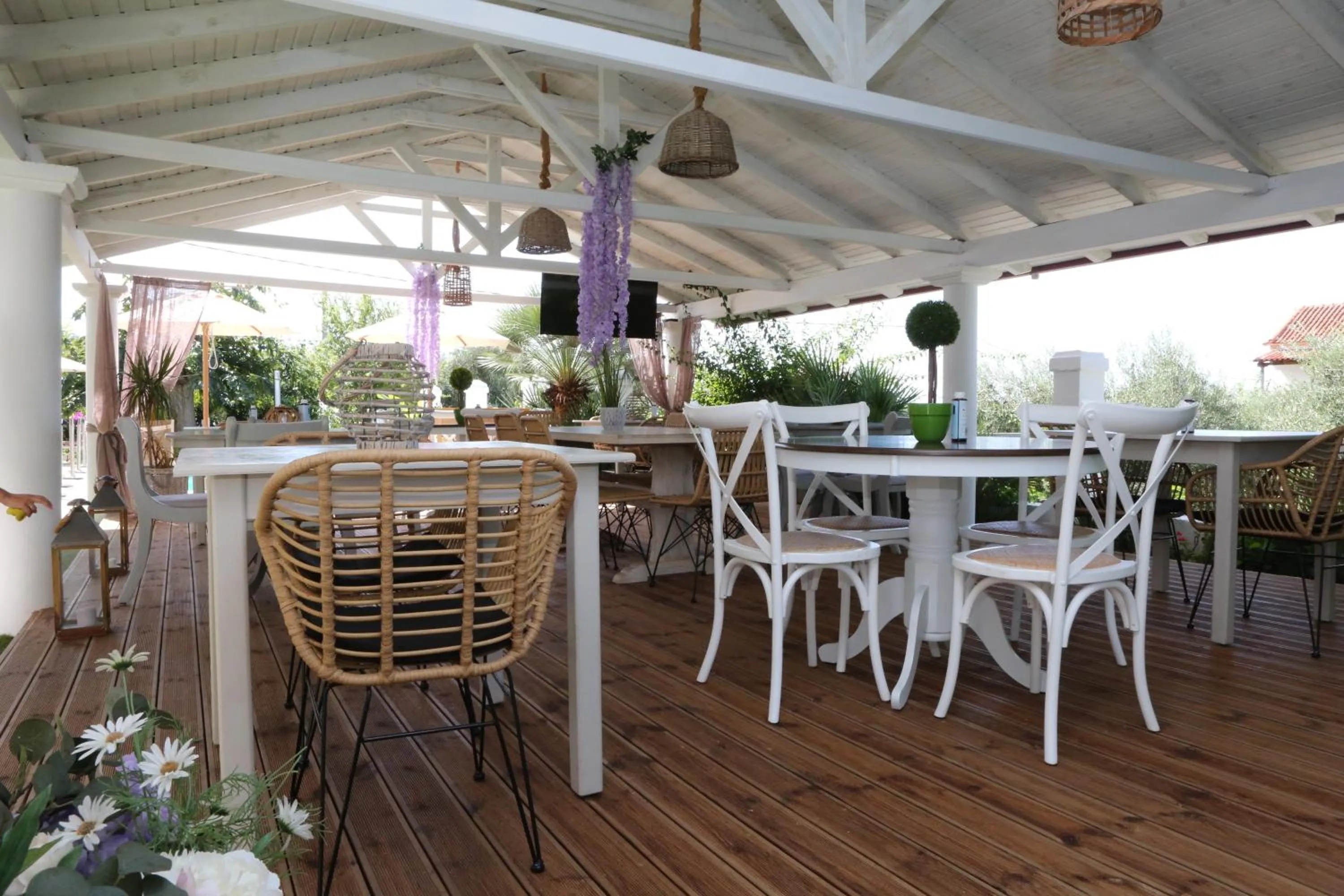 Restaurant/places to eat in Caretta - Caretta Hotel