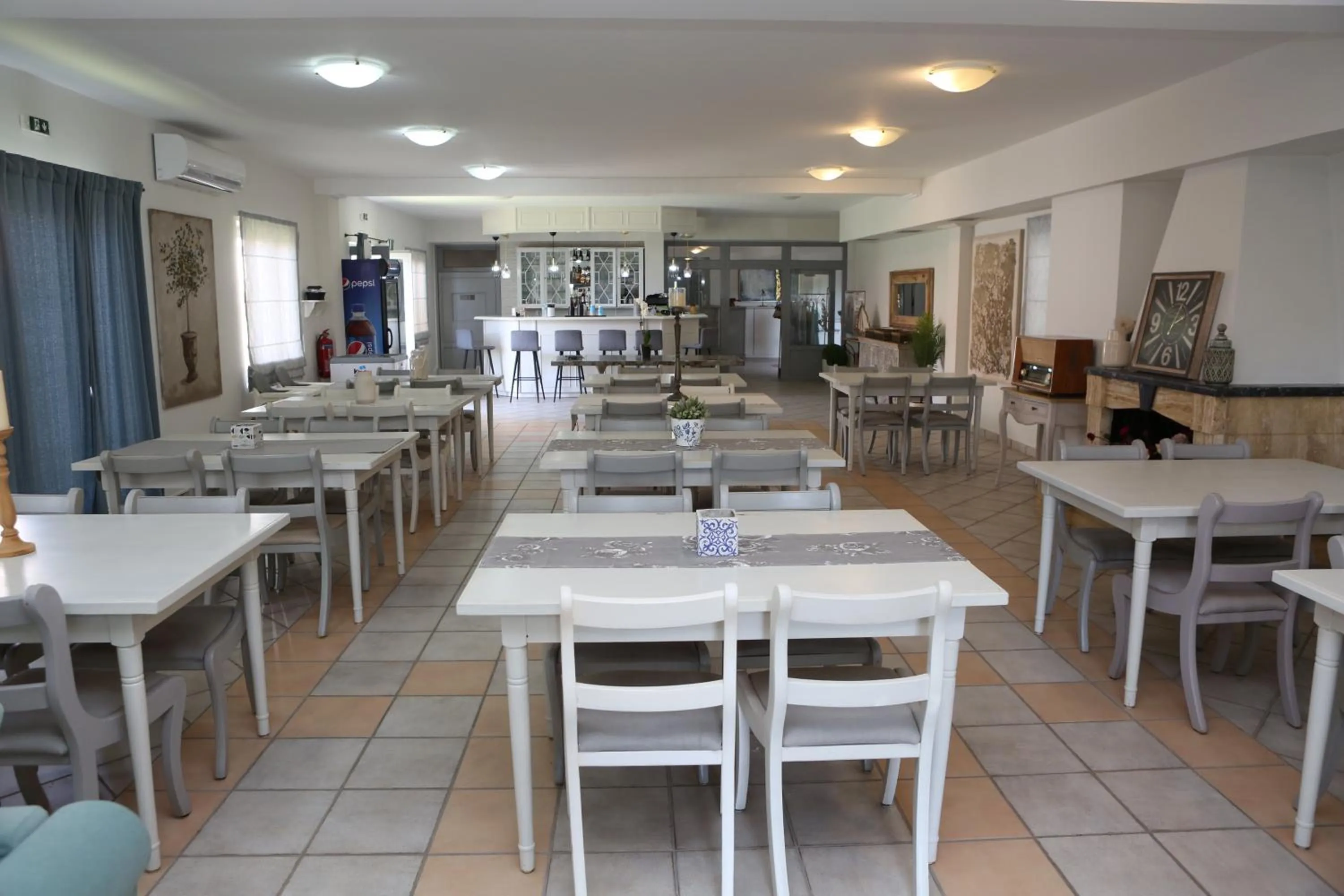 Restaurant/places to eat in Caretta - Caretta Hotel