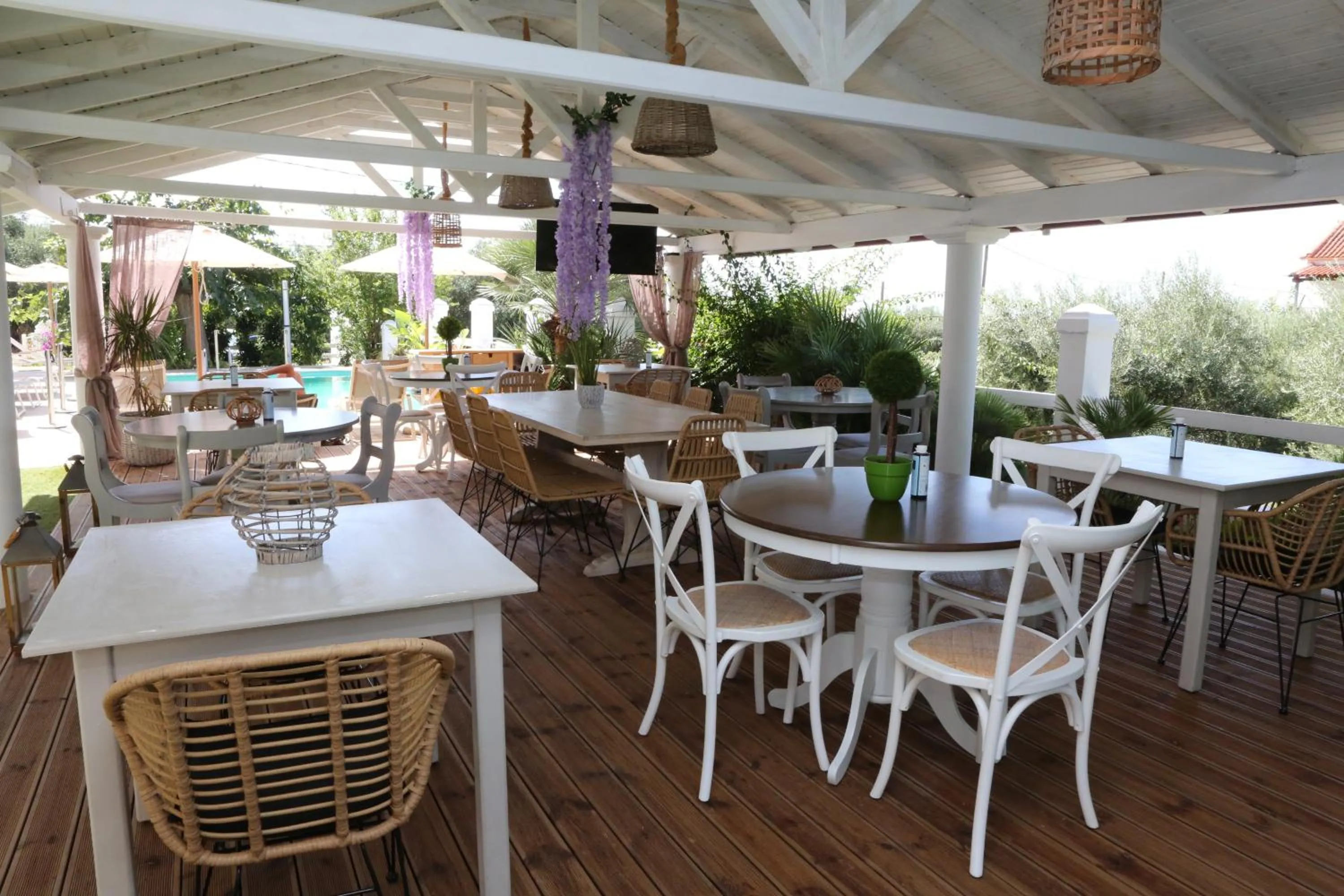 Restaurant/places to eat in Caretta - Caretta Hotel