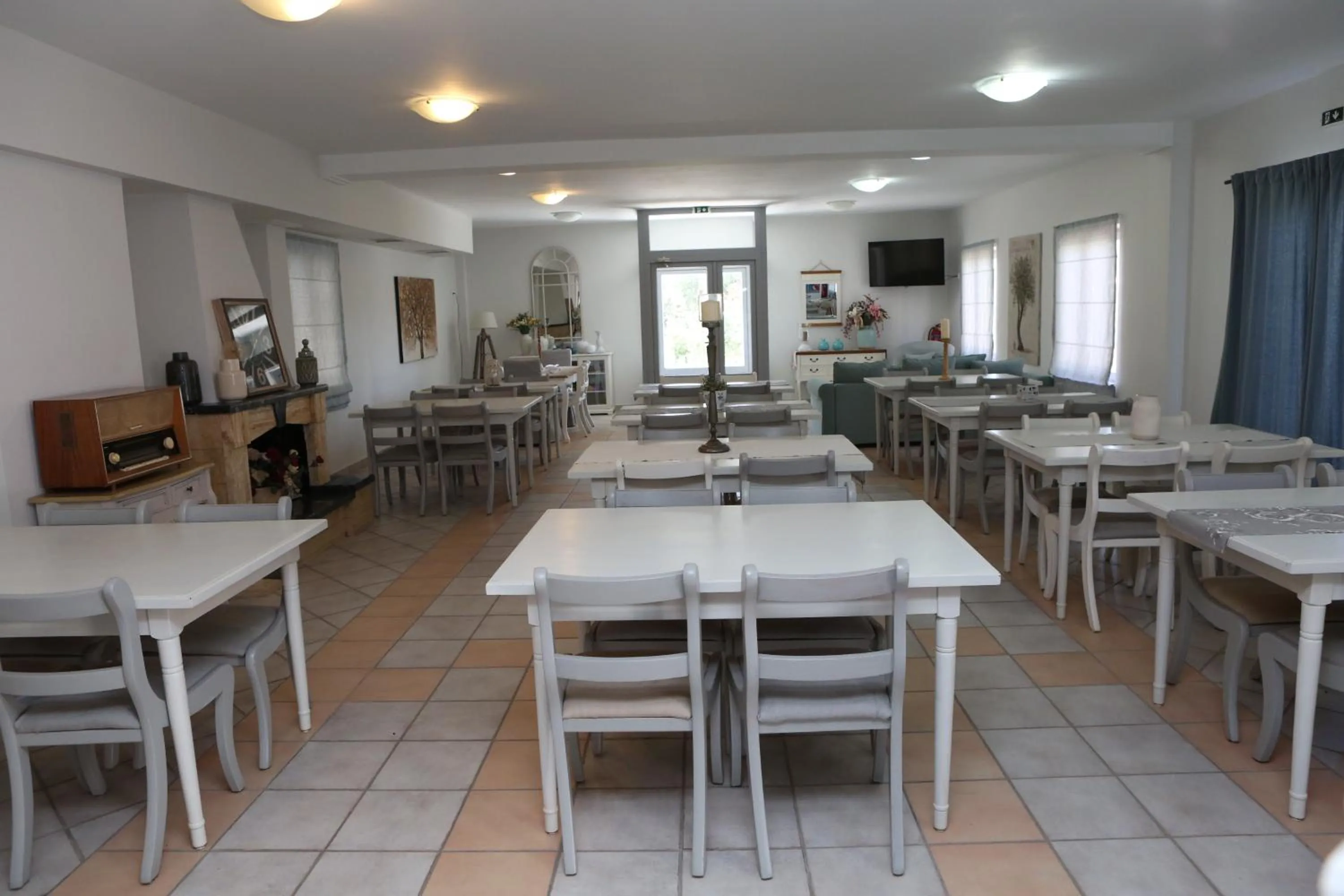 Restaurant/places to eat in Caretta - Caretta Hotel