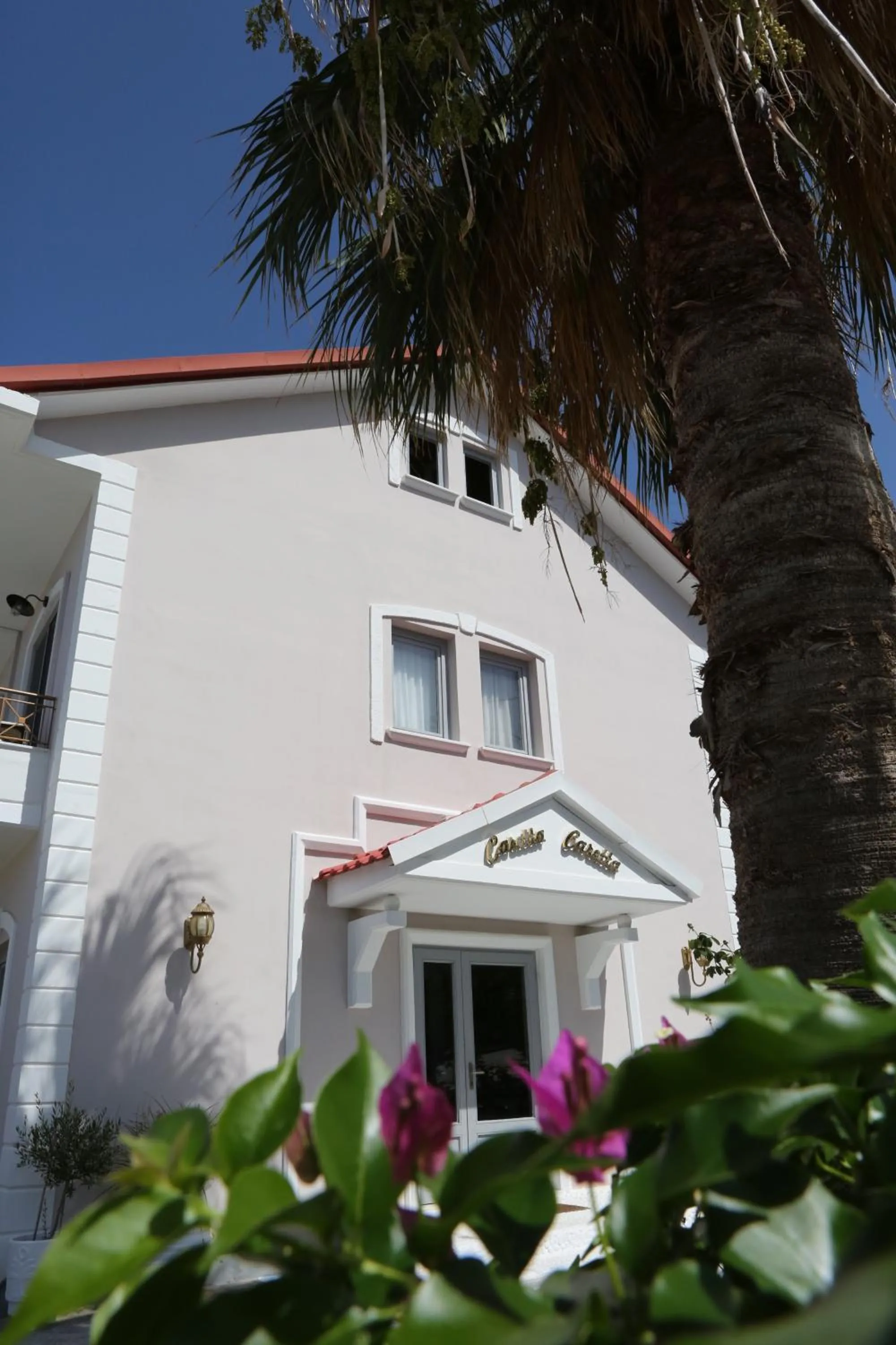 Property building in Caretta - Caretta Hotel