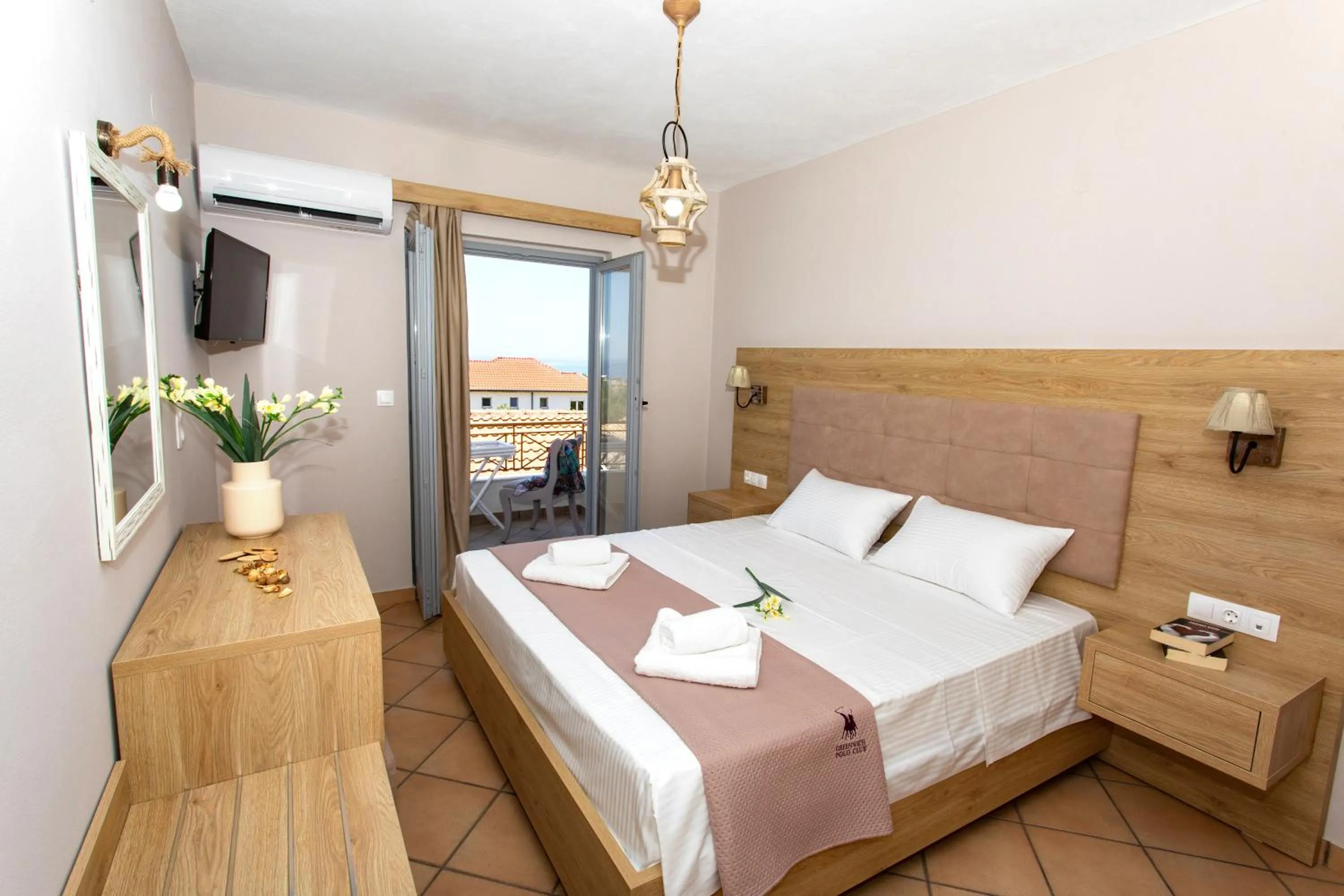 Bed in Caretta - Caretta Hotel