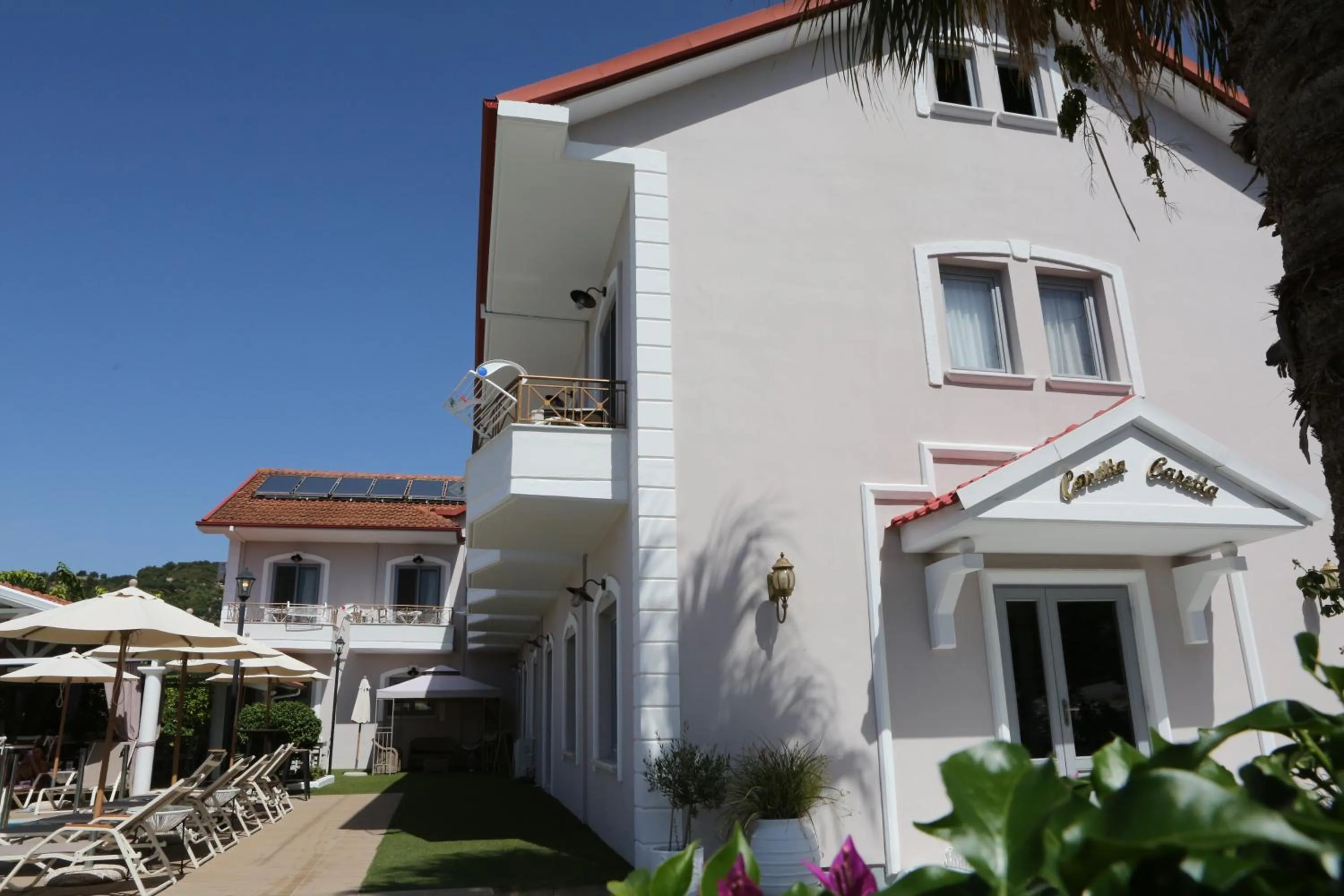 Property building in Caretta - Caretta Hotel