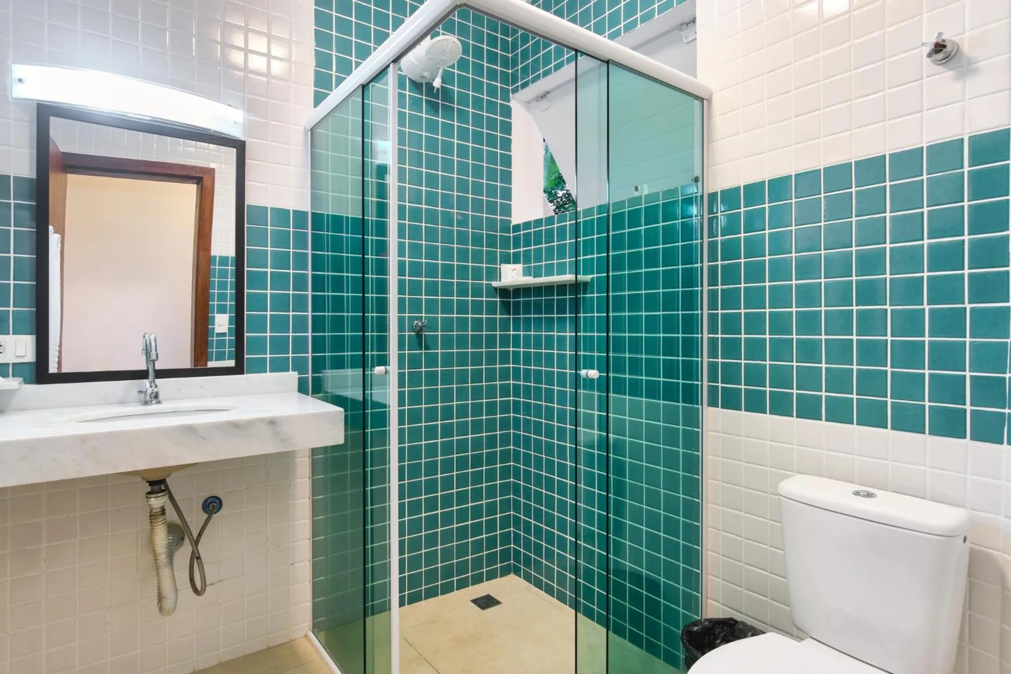 Shower in Pousada Villa Piemonte