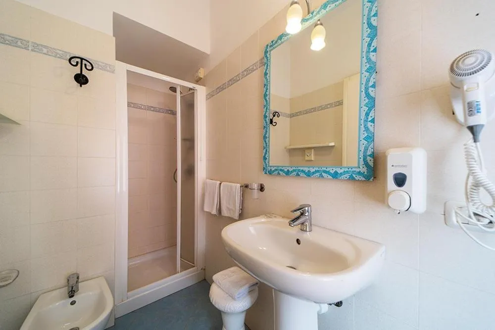 Bathroom in Hotel Belmare