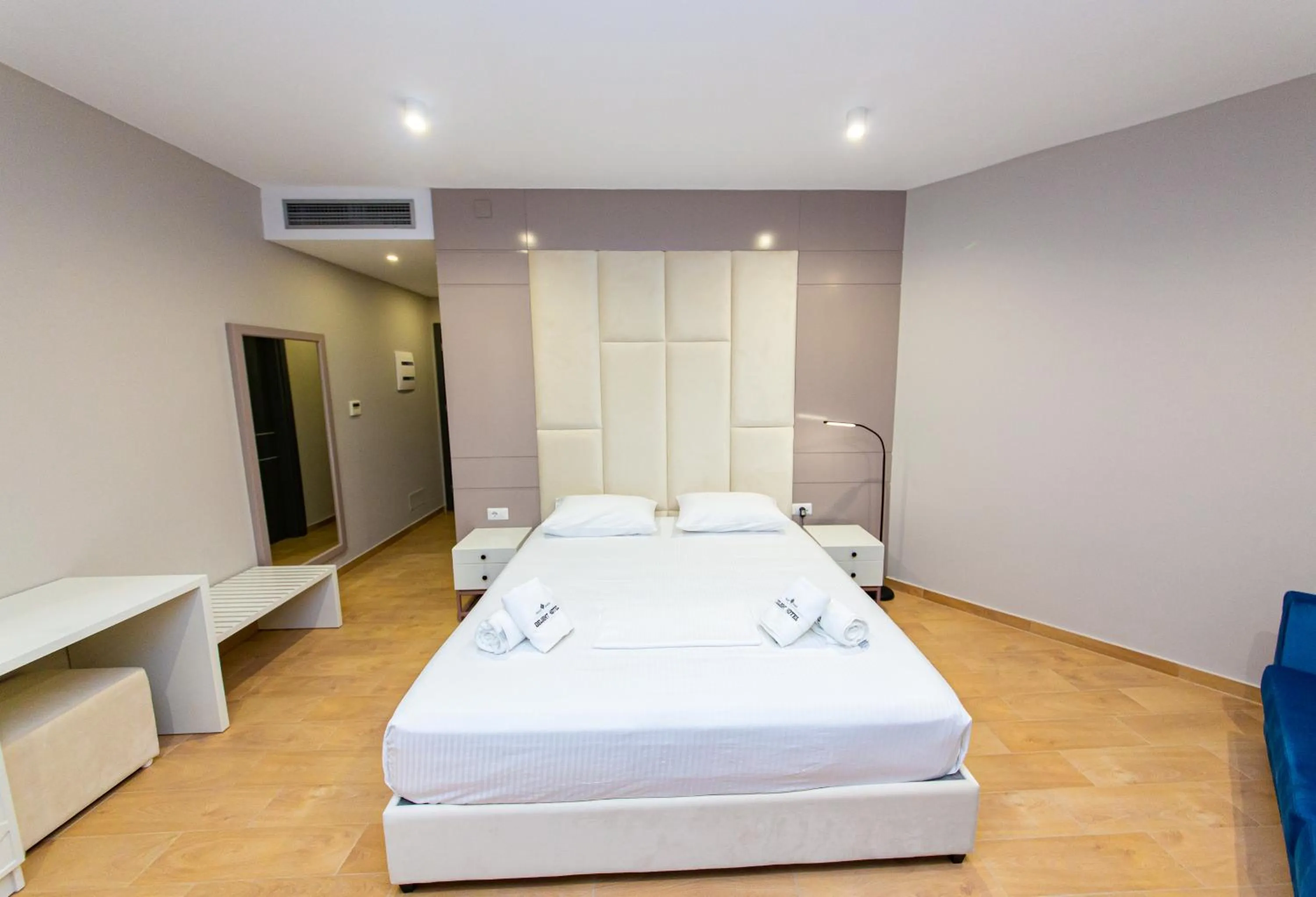 Photo of the whole room, Bed in Delight Hotel