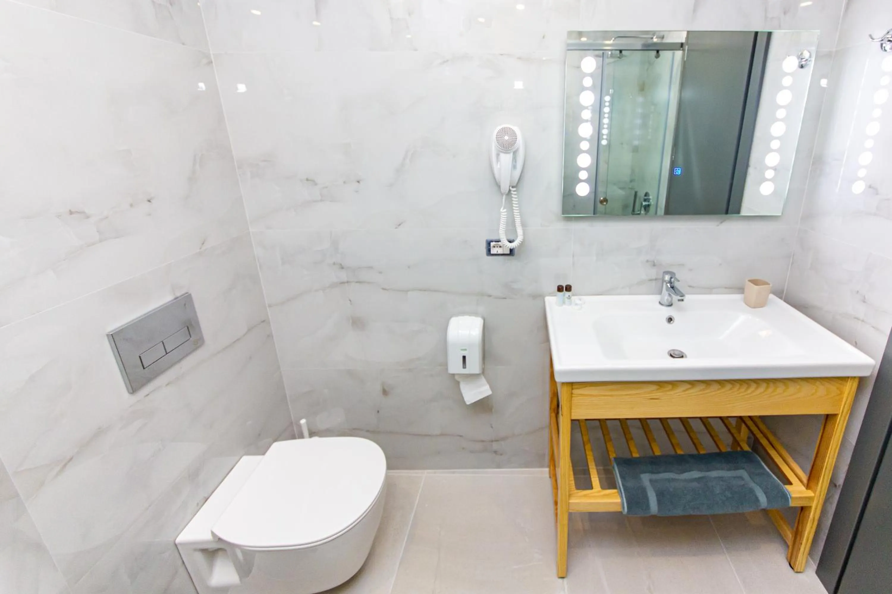 Shower in Delight Hotel