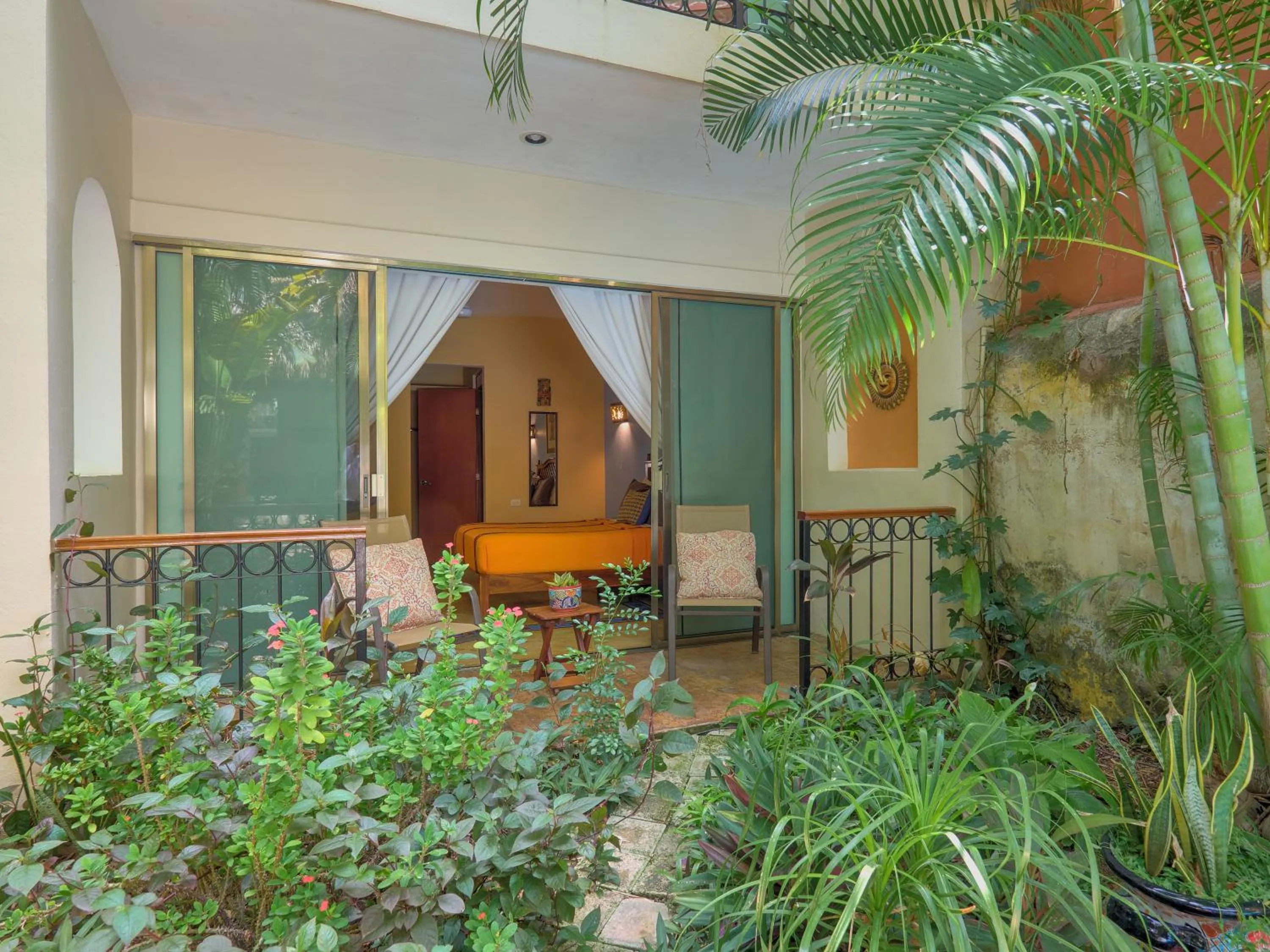 Patio in Casa Del Maya Bed & Breakfast