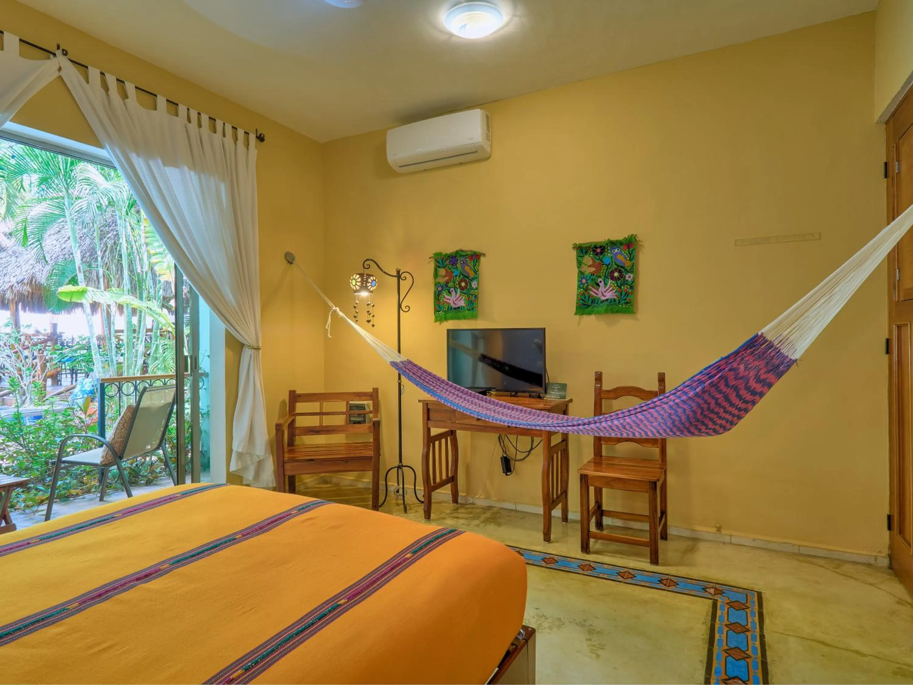 Bed in Casa Del Maya Bed & Breakfast