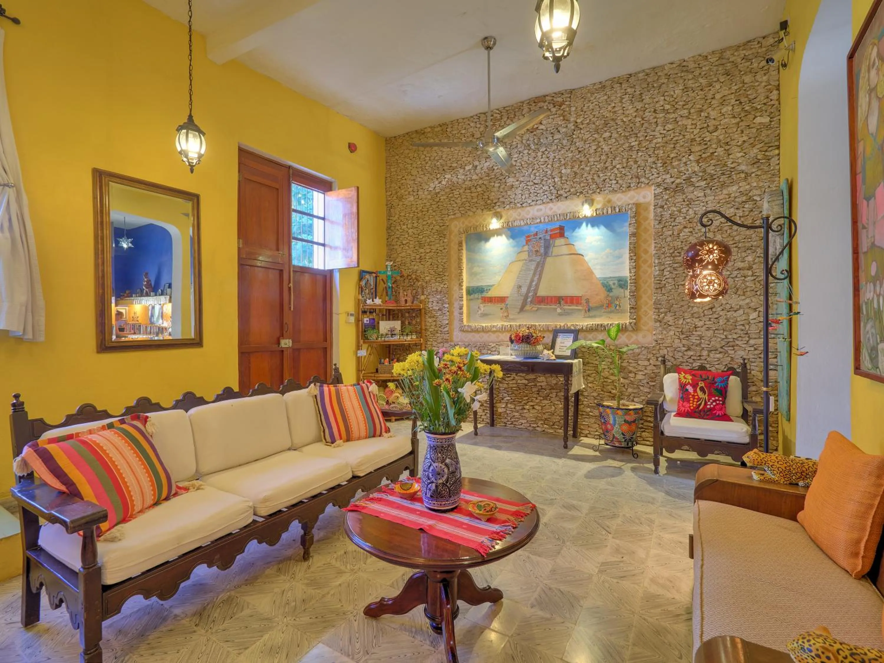 Living room in Casa Del Maya Bed & Breakfast