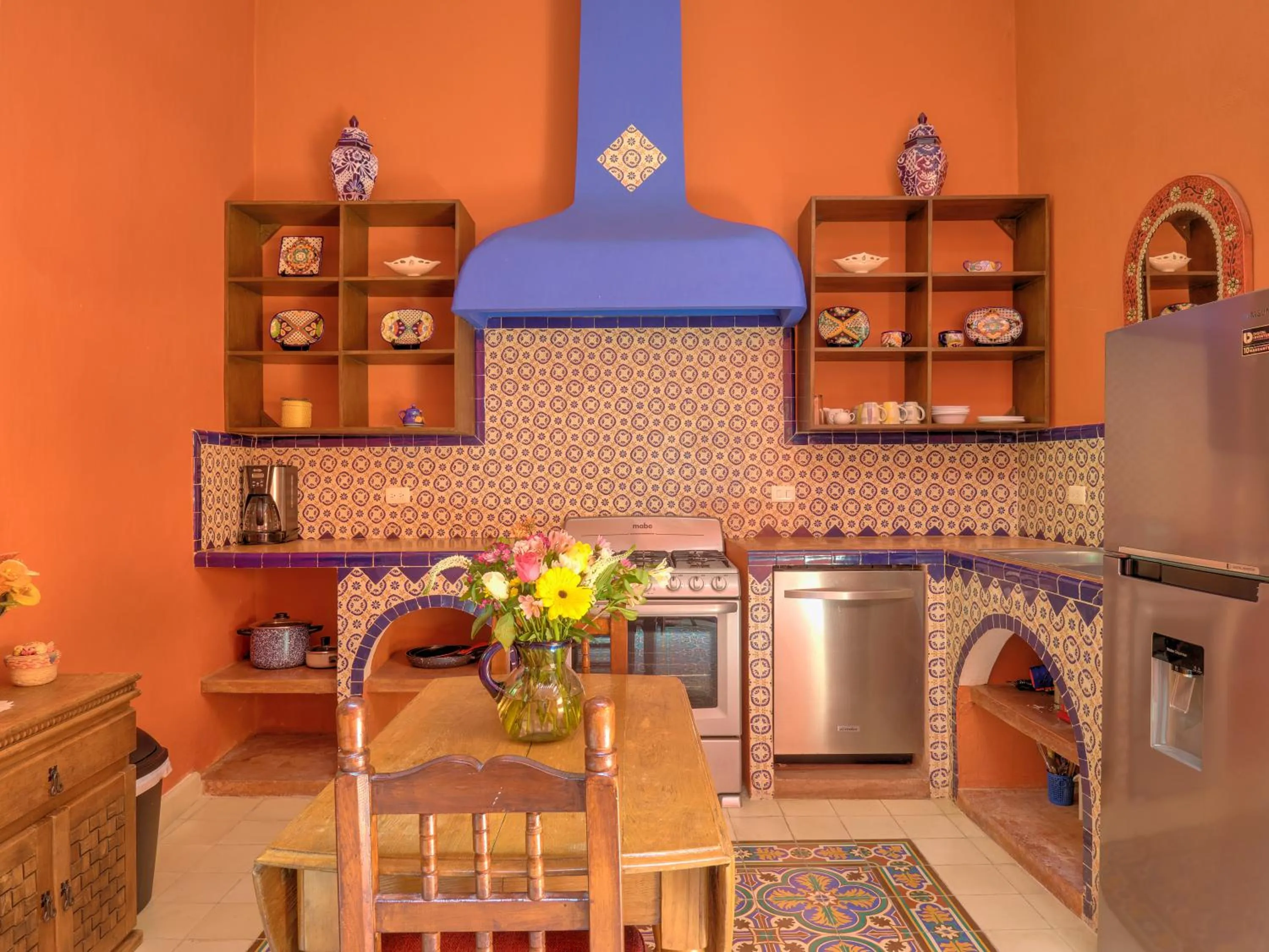 kitchen in Casa Del Maya Bed & Breakfast