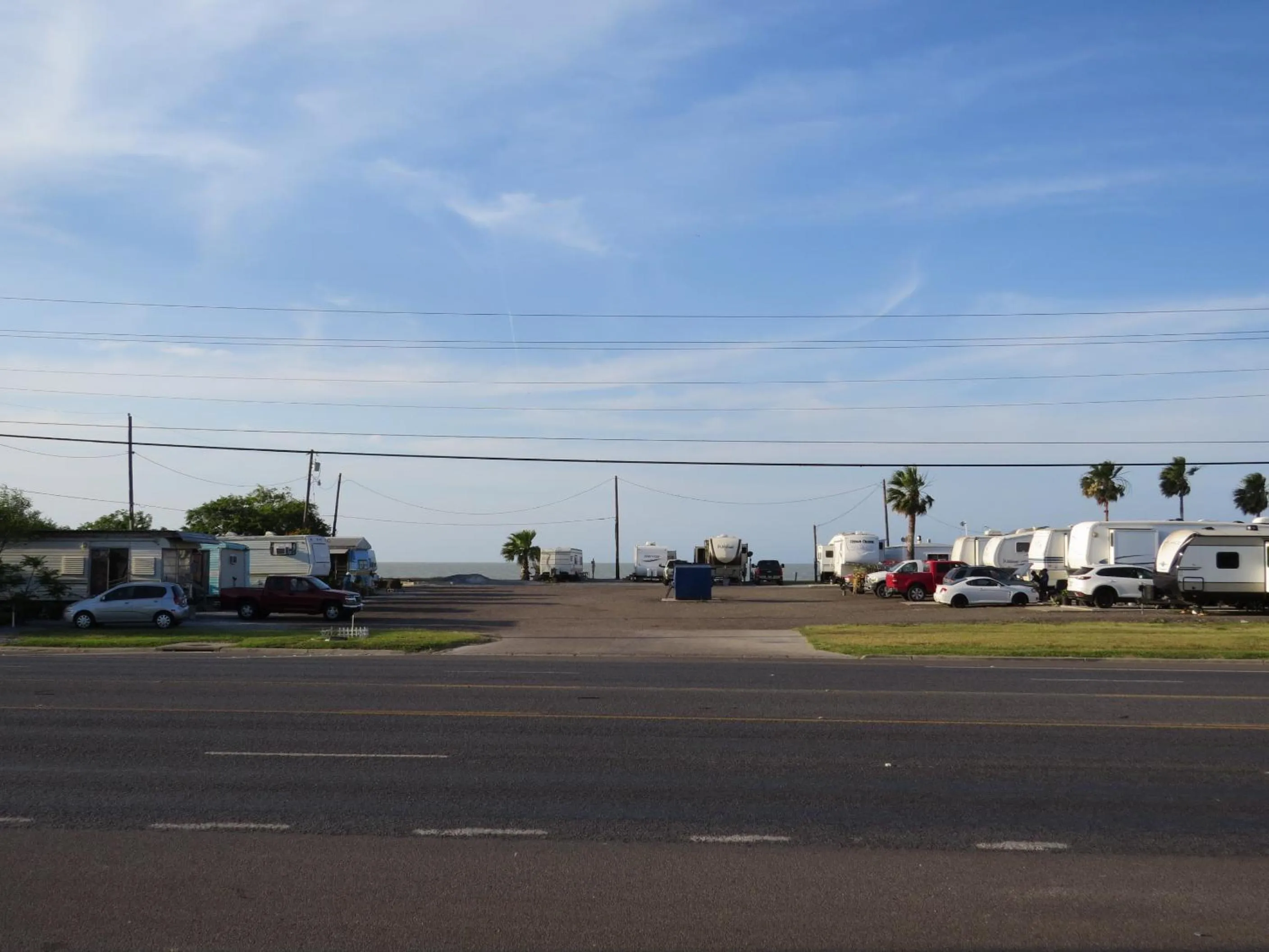 Quiet street view in Executive Inn Laguna Vista