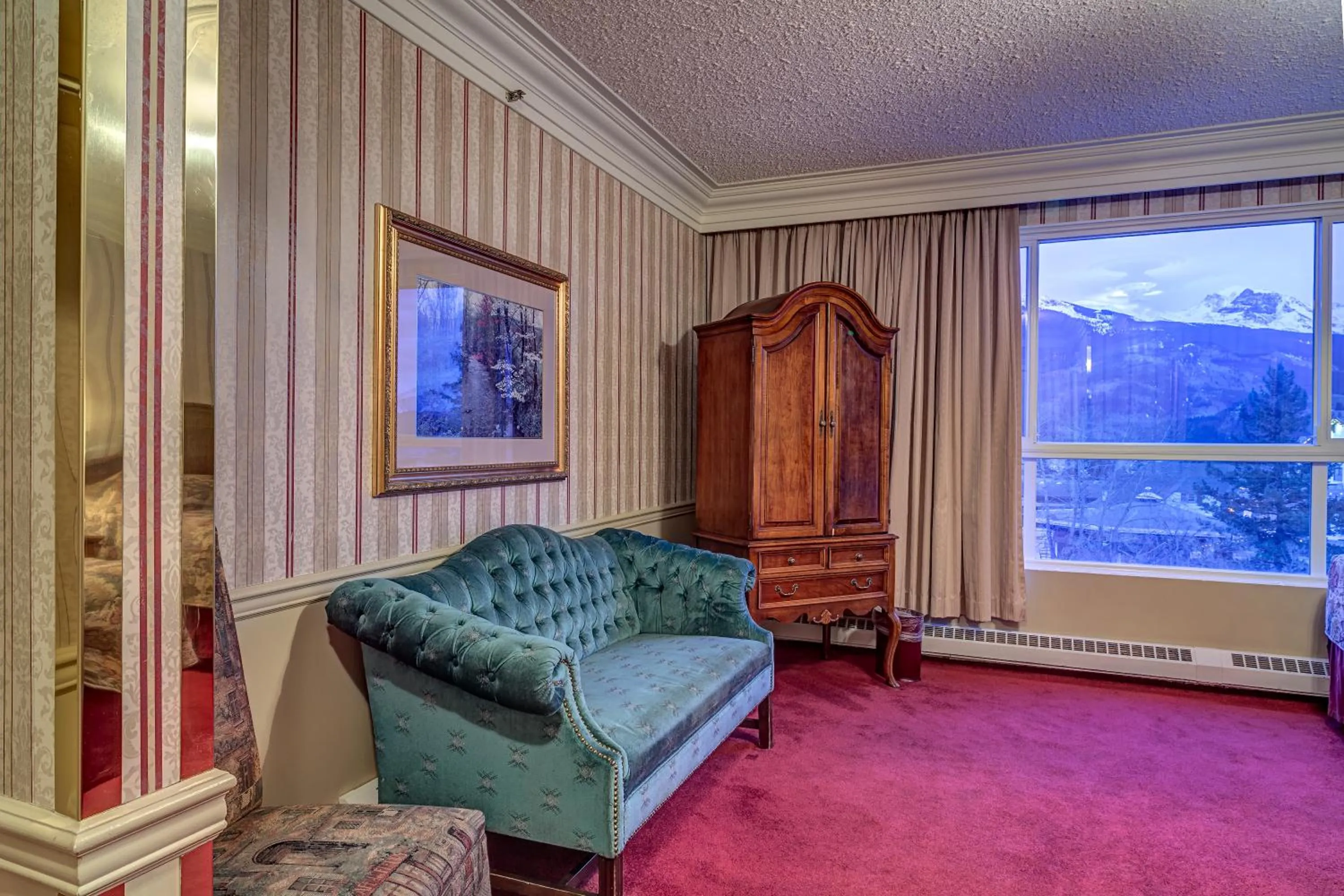 Photo of the whole room in Athabasca Hotel