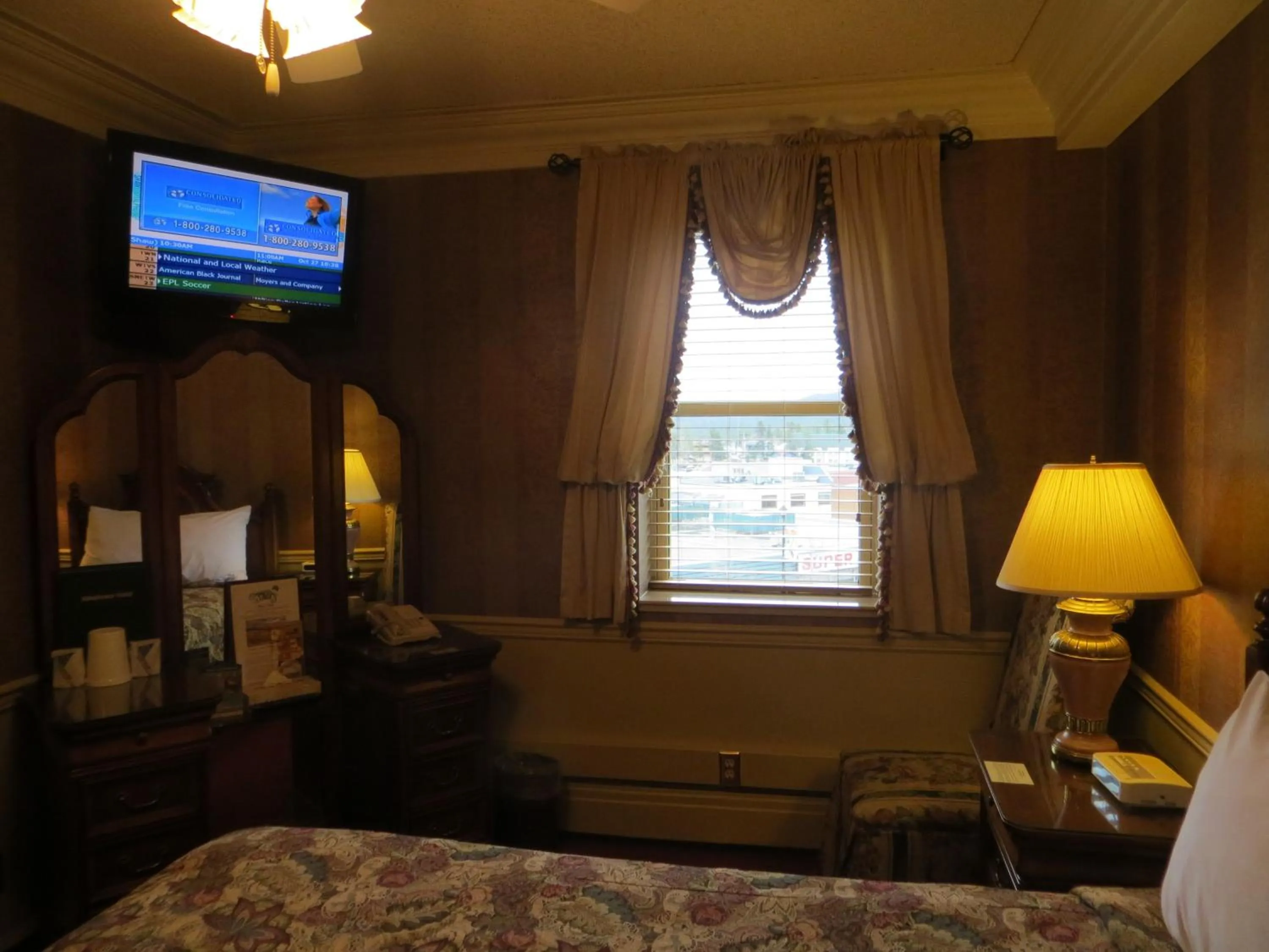 TV and multimedia, Bed in Athabasca Hotel