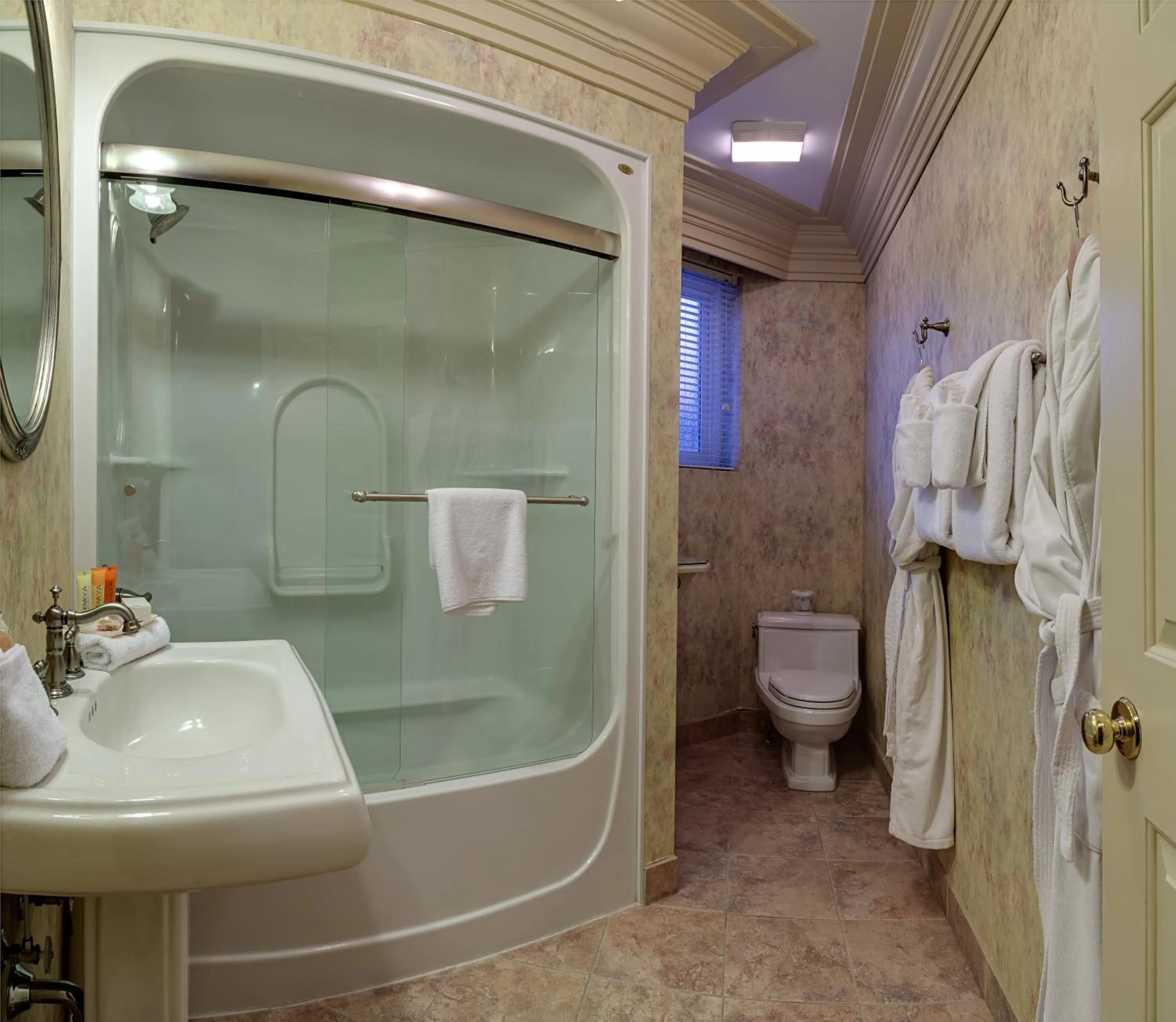 Bathroom in Athabasca Hotel