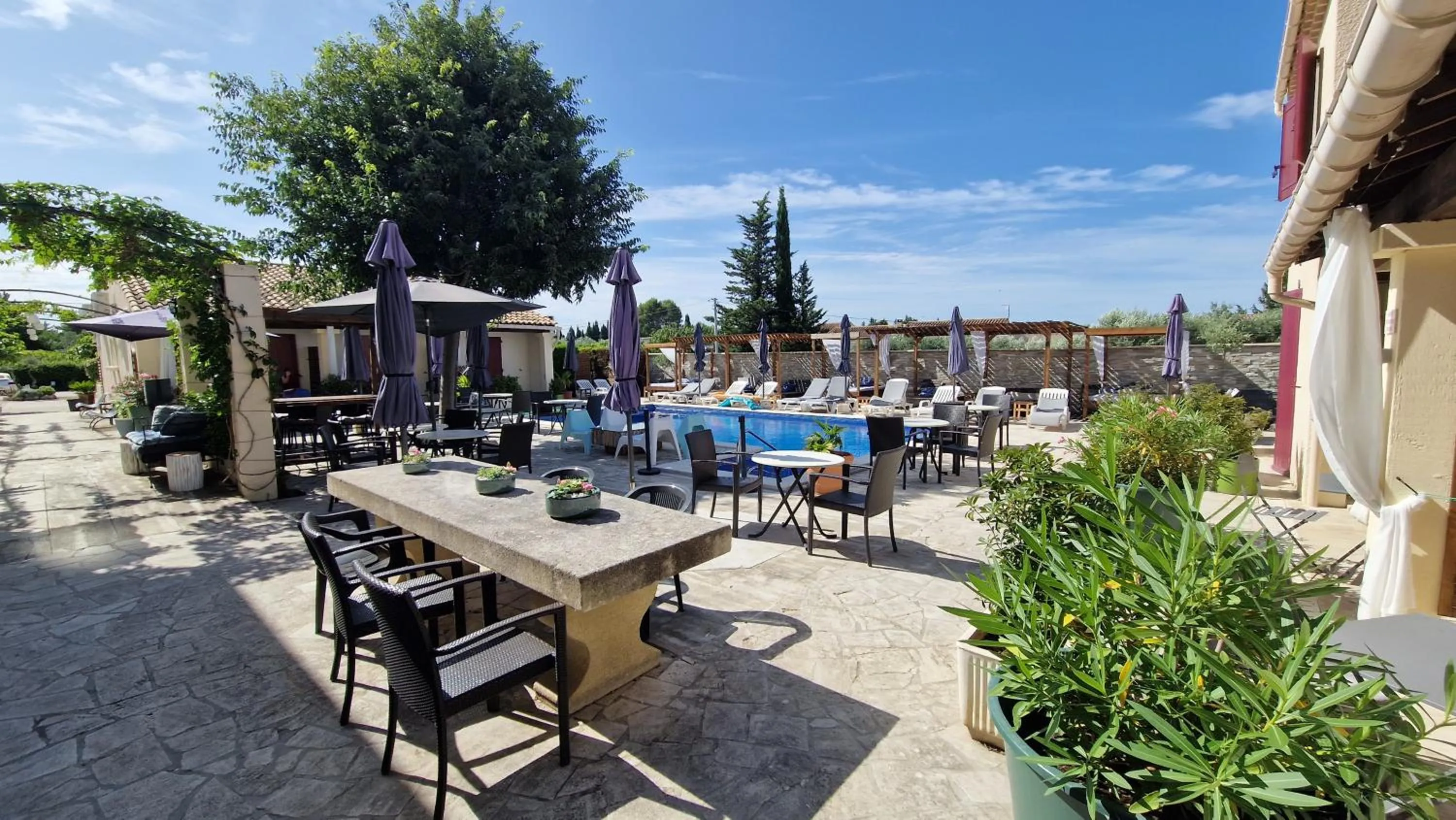 Balcony/Terrace in Hôtel Le Mas Des Amandiers