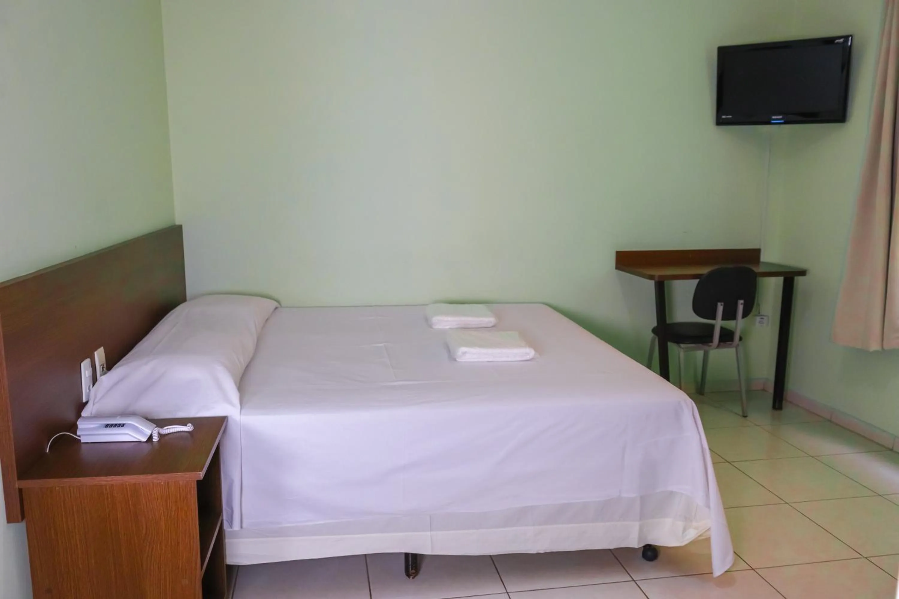 Bedroom, Bed in Trindade Plaza Hotel