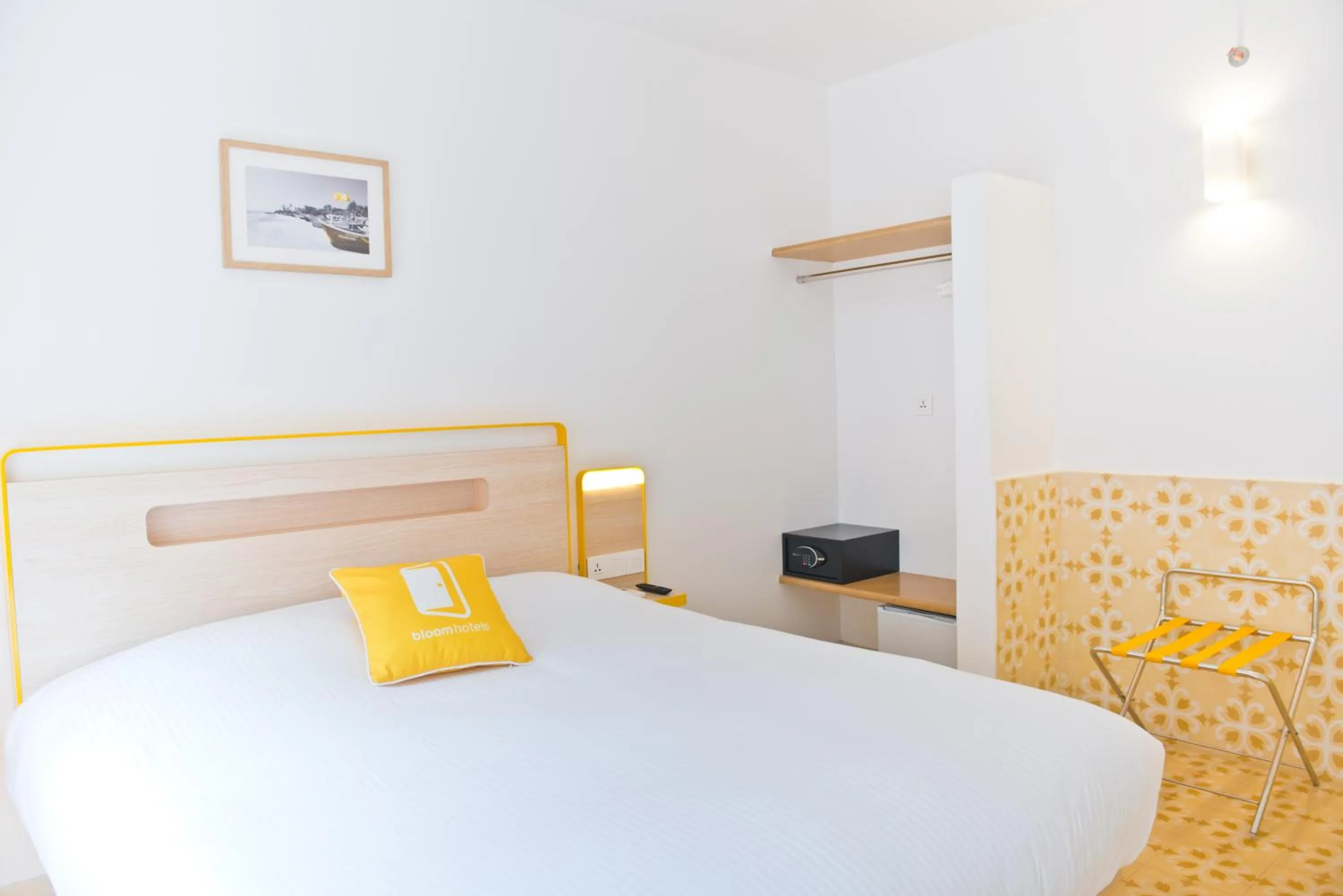 Bedroom, Bed in Bloomrooms Calangute