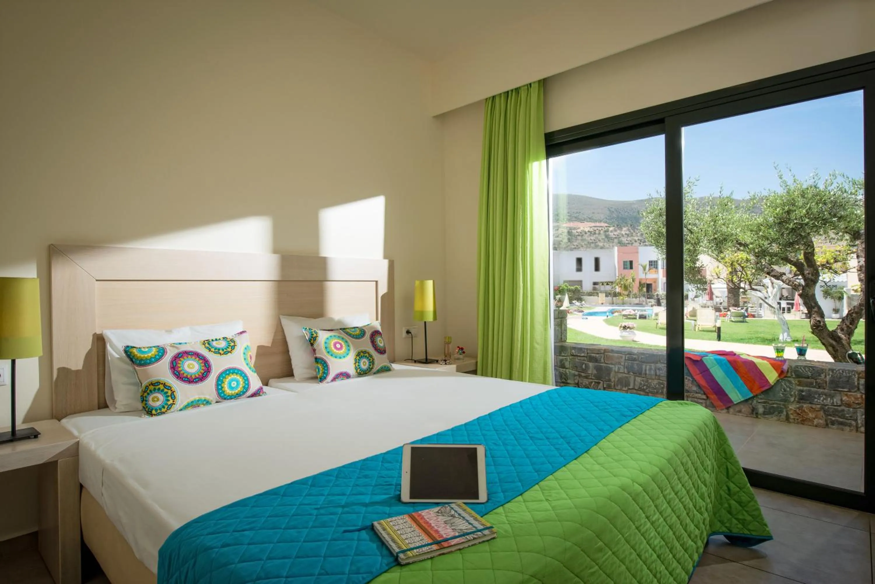 Patio, Bed in Kristalli Hotel Apartments