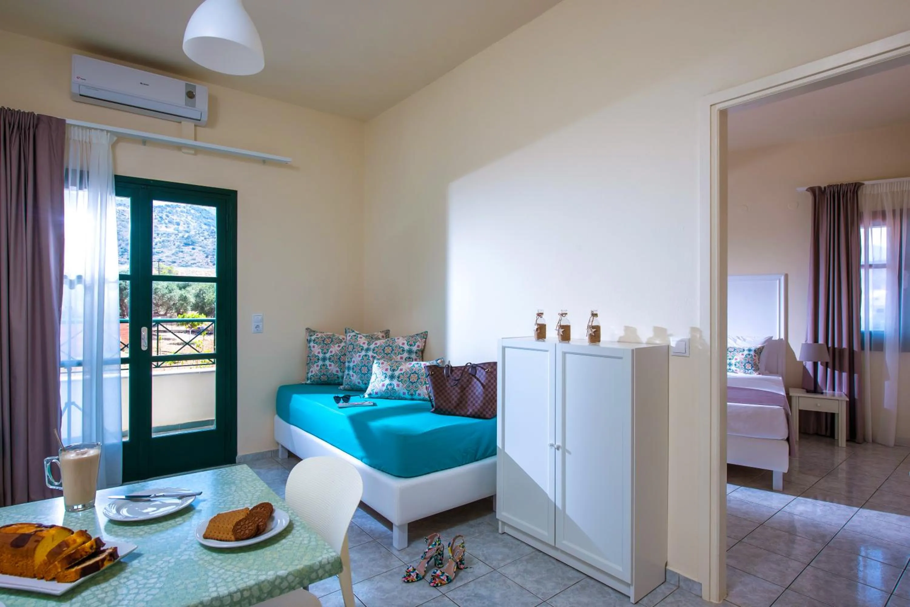 Day, Bed in Kristalli Hotel Apartments