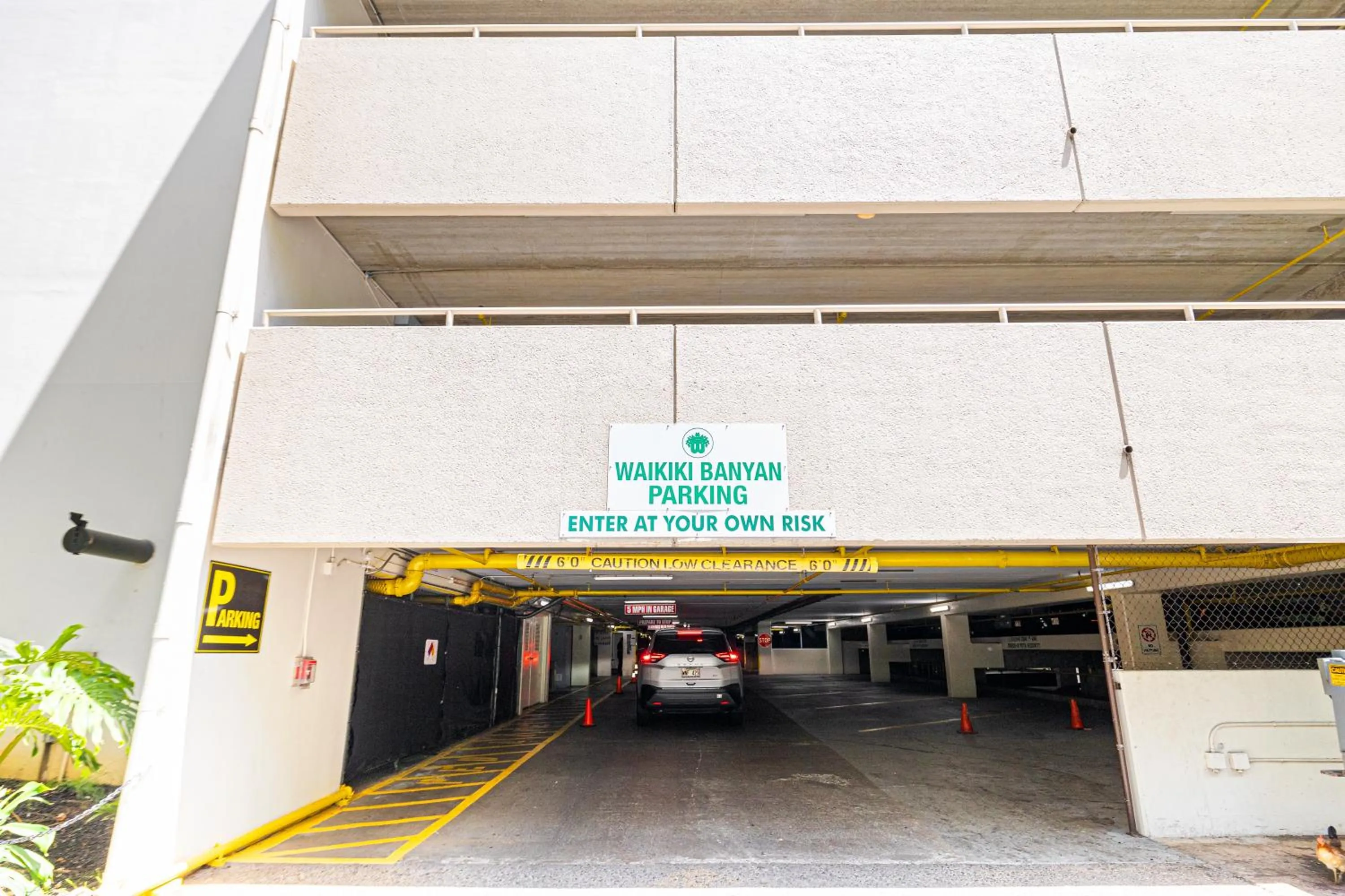 Parking in Diamond Head & Ocean View Gem Near Waikiki Beach, Parking's On Us