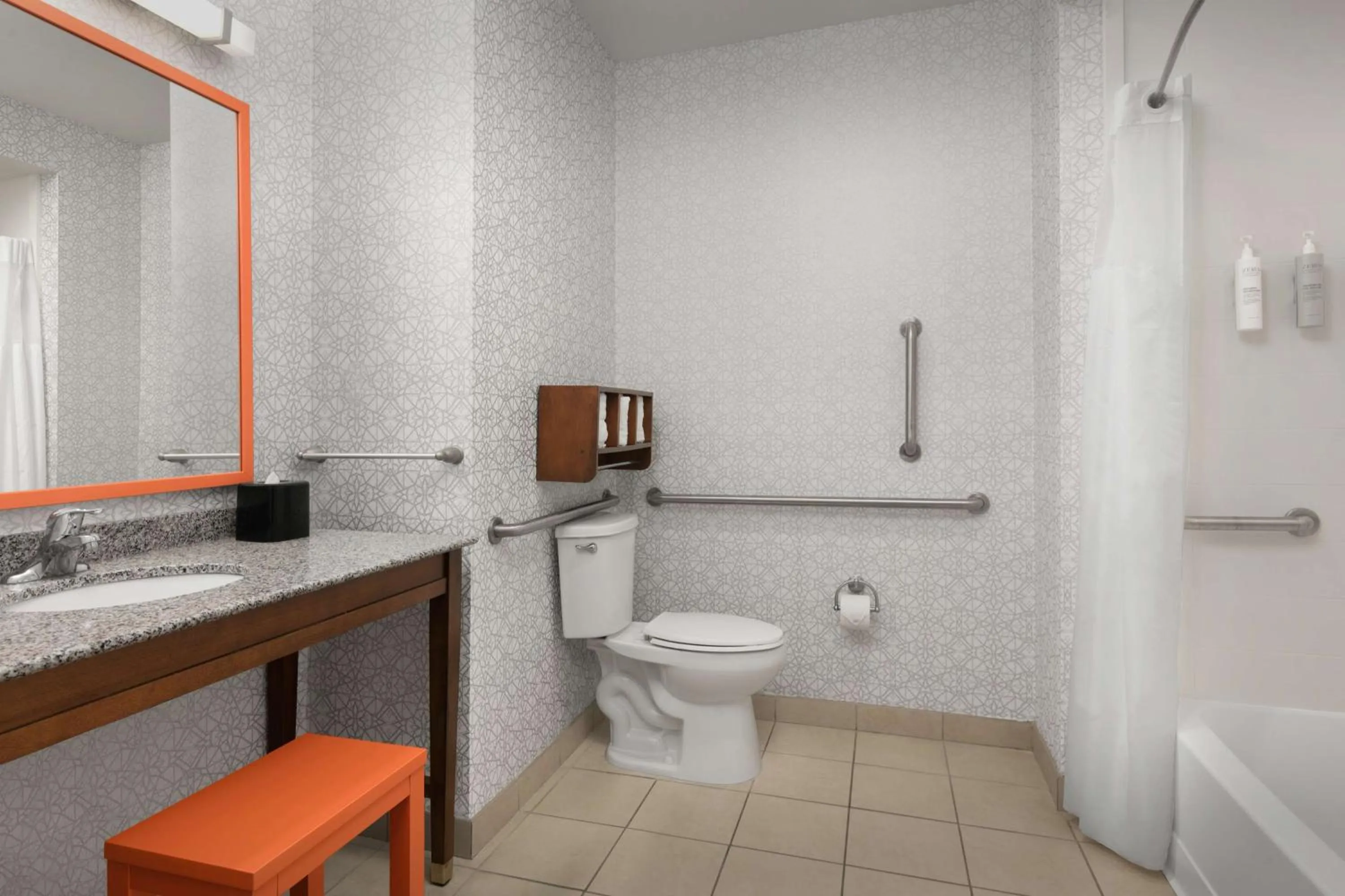 Bathroom in Hampton Inn & Suites Huntsville Research Park Area