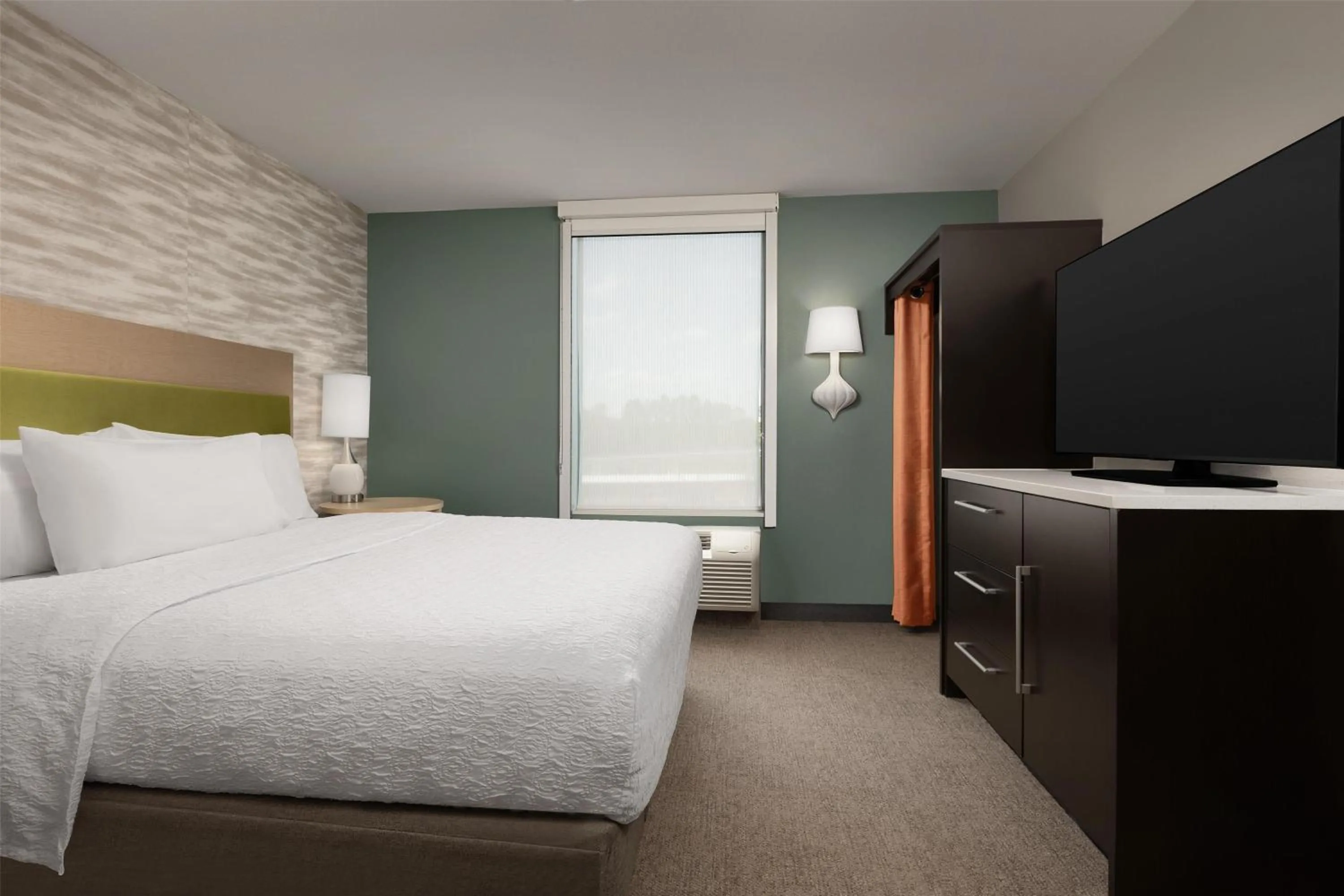 Bed in Home2 Suites by Hilton Huntsville Research Park Area, AL