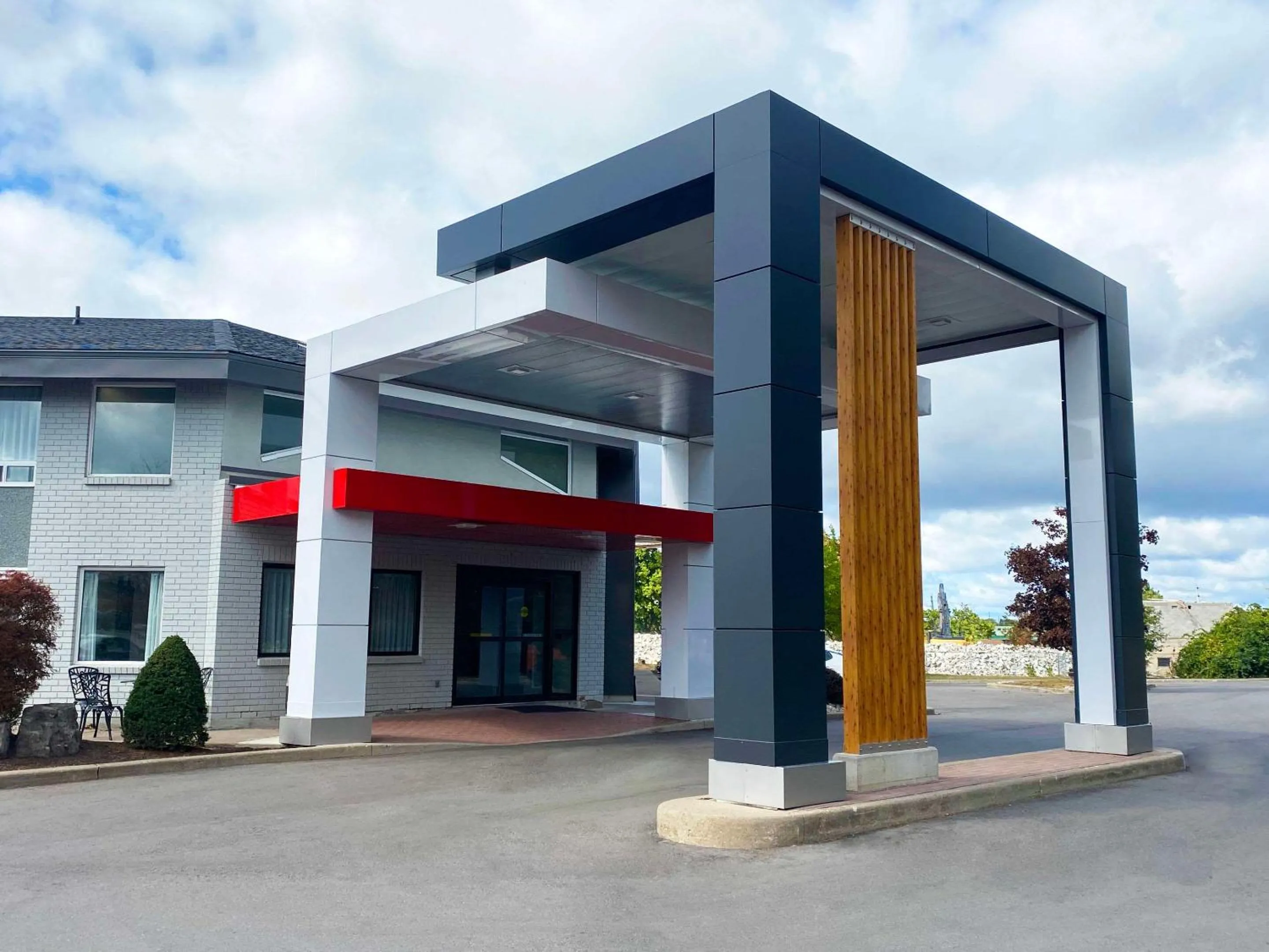 Property building in Comfort Inn