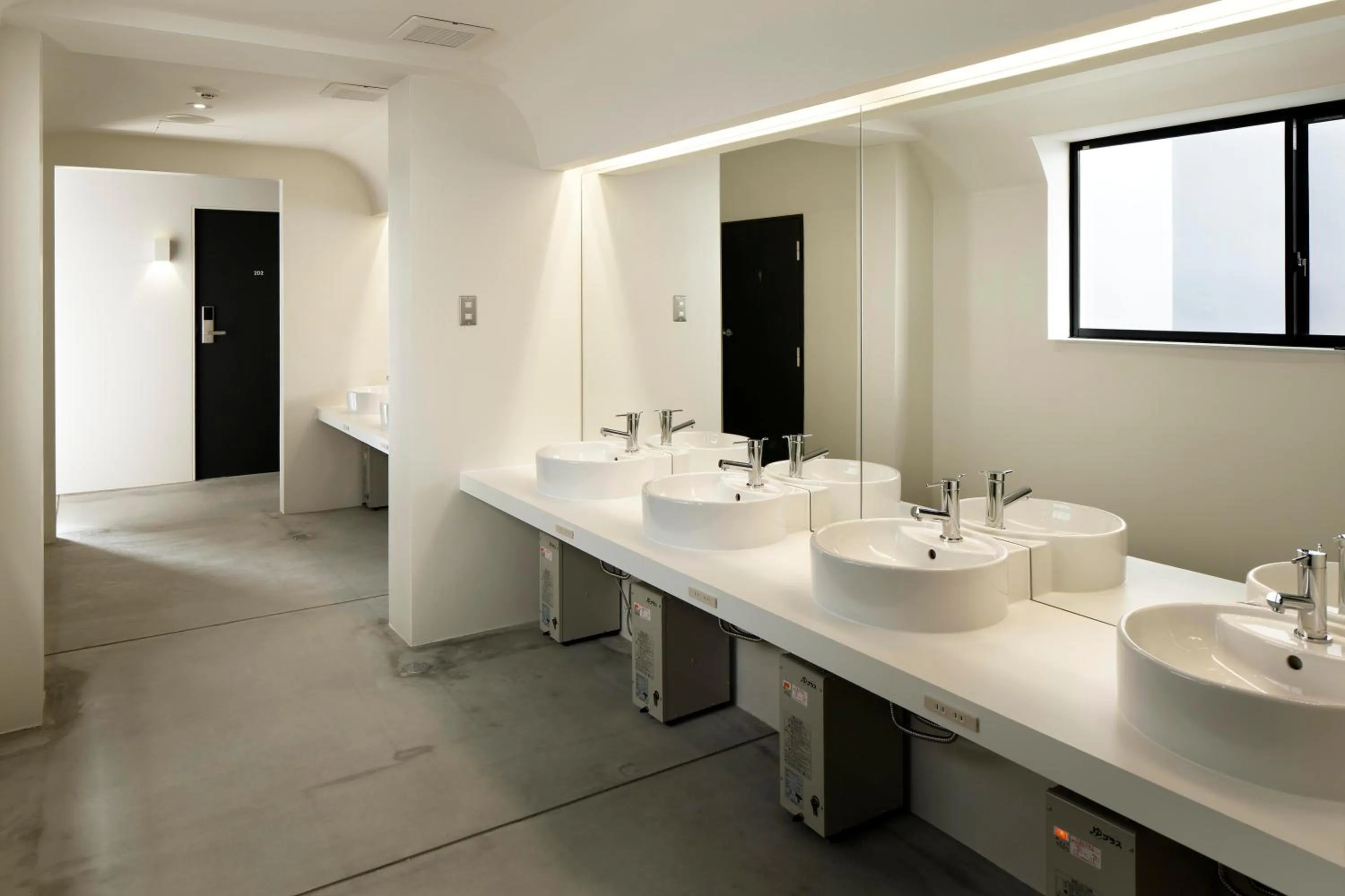 Bathroom in Piece Hostel Kyoto