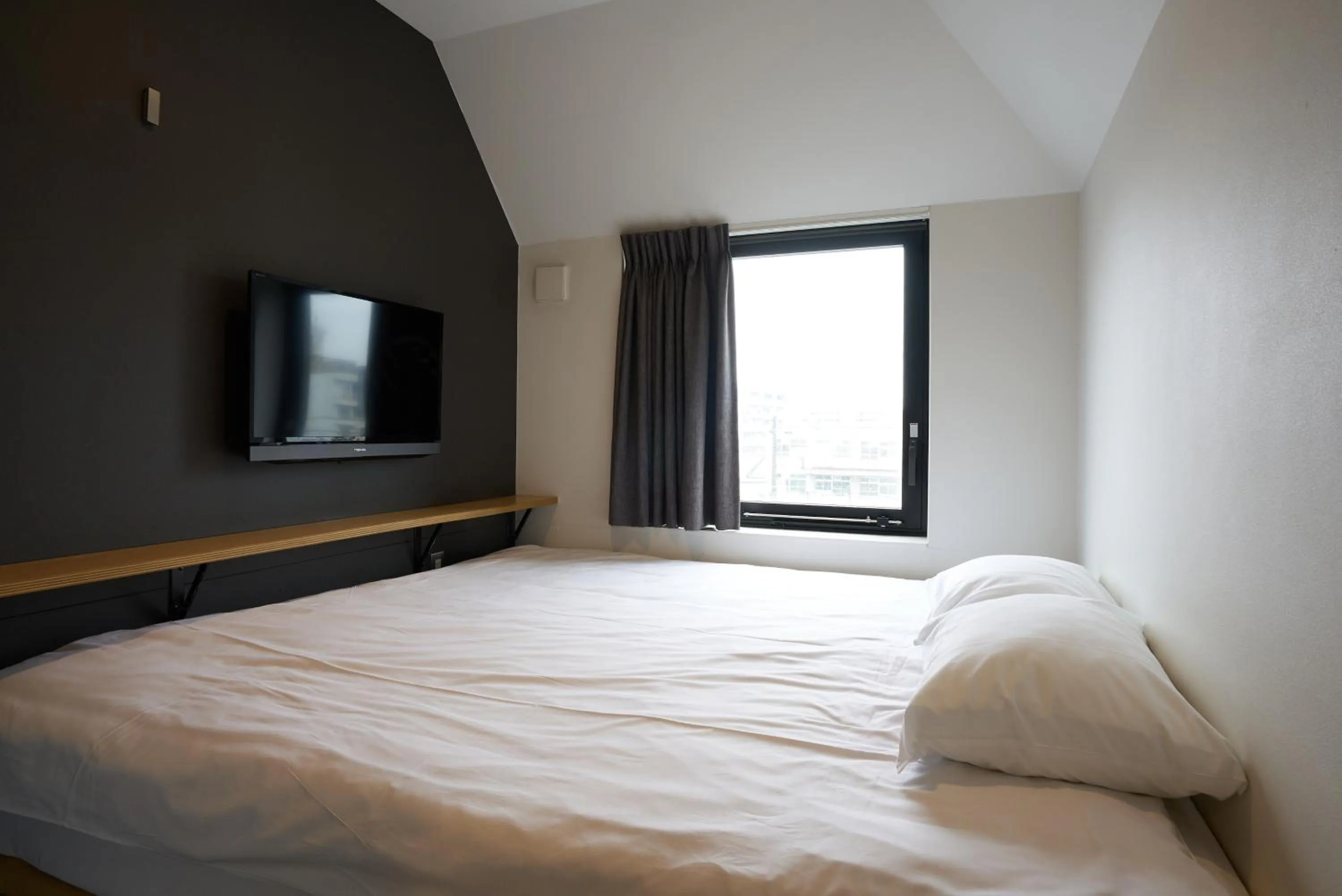 Photo of the whole room, Bed in Piece Hostel Kyoto