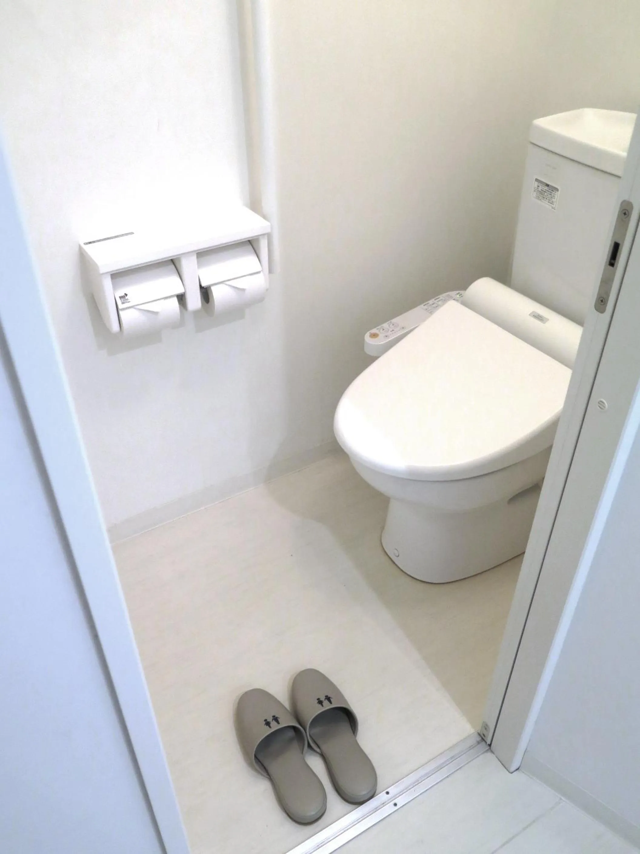 Toilet in Santiago Guesthouse Kyoto