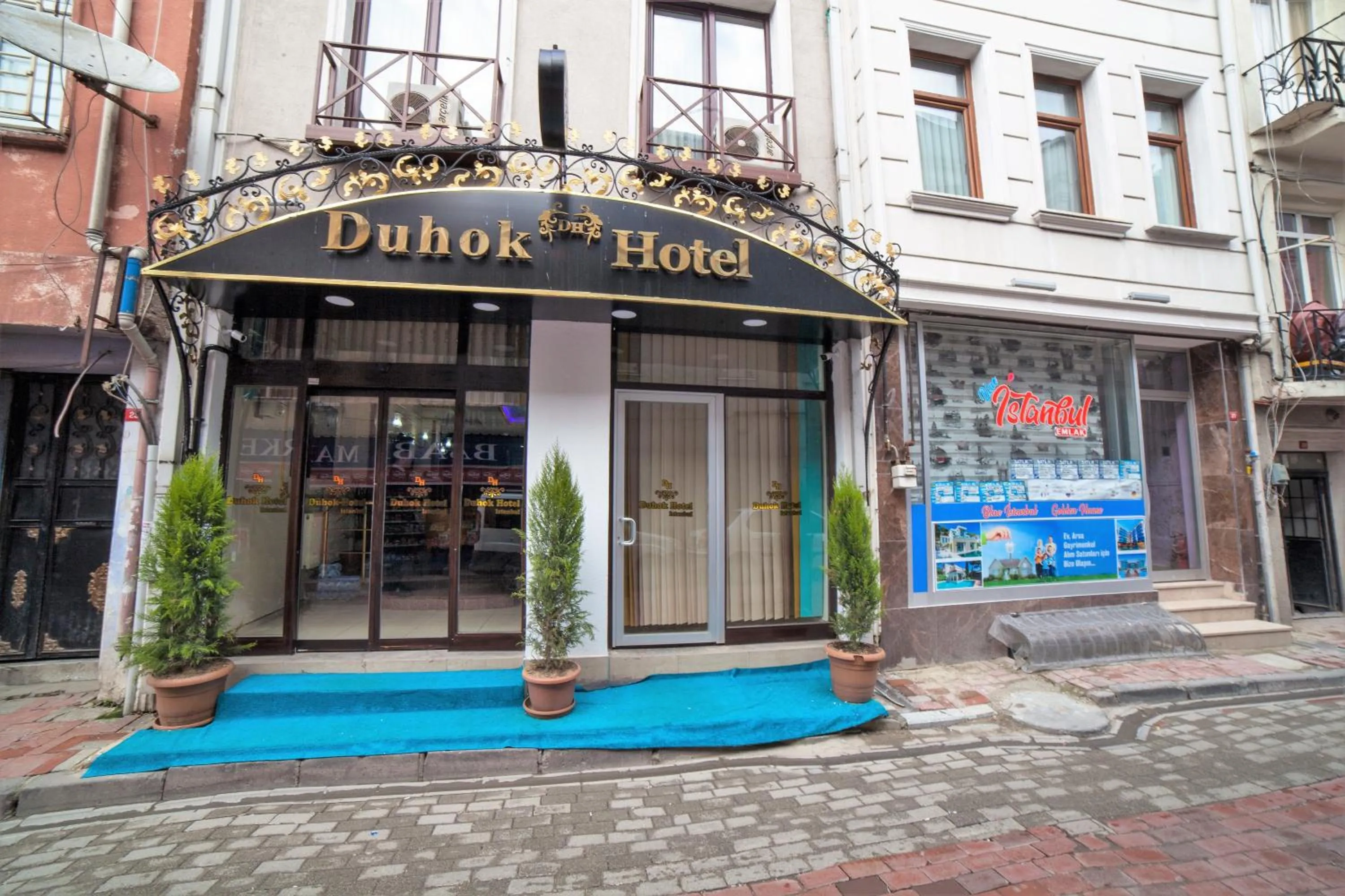Facade/entrance in istanbul duhok hotel
