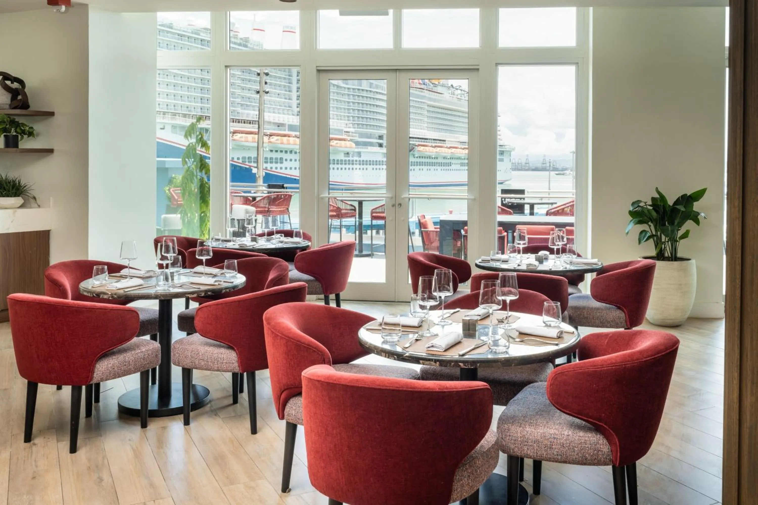 Restaurant/places to eat in Hotel Rumbao, a Tribute Portfolio Hotel