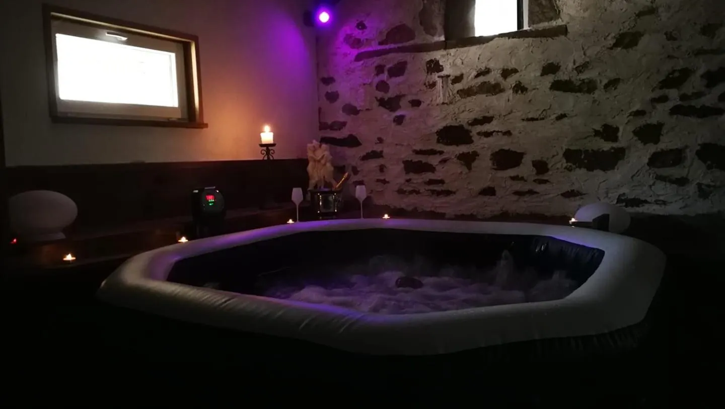 Spa and wellness centre/facilities in Domaine de cyrcé