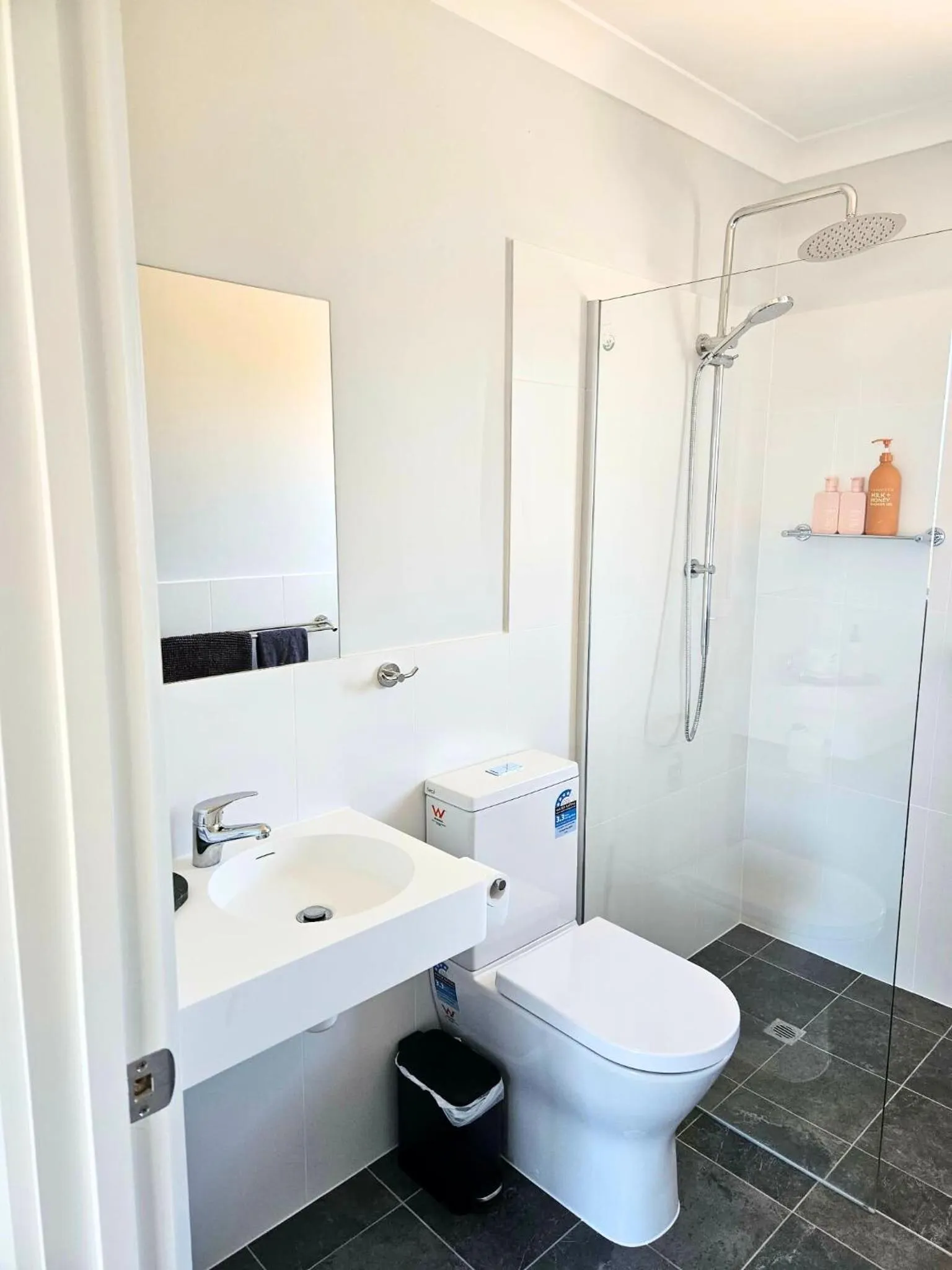 Parndana Hotel Cabins