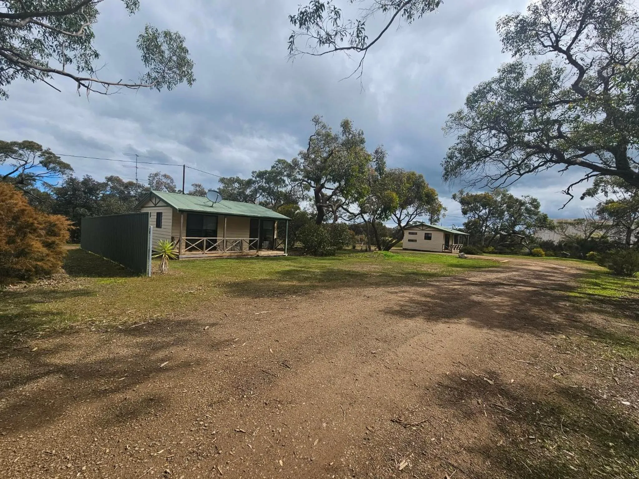 Parndana Hotel Cabins