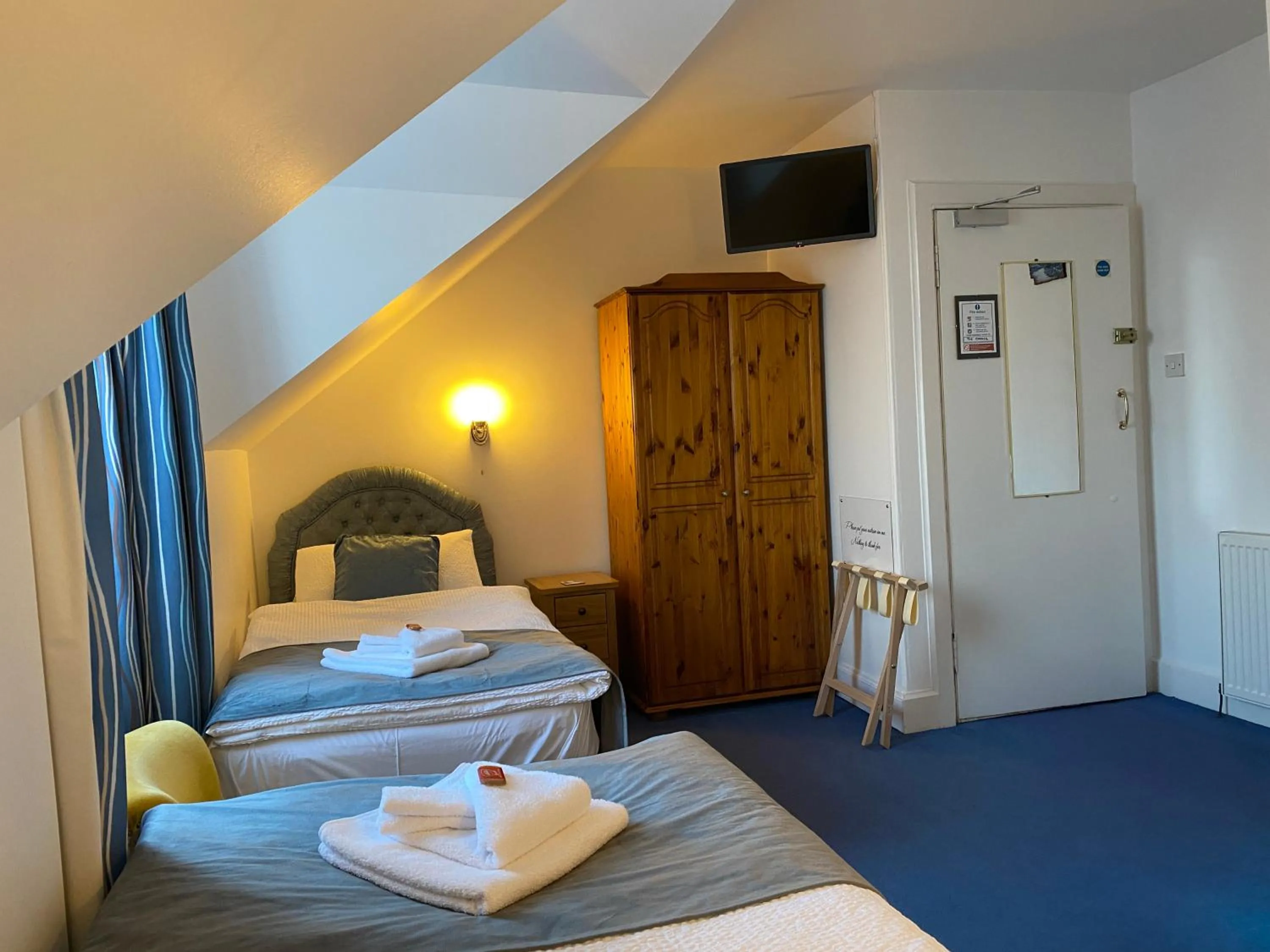 TV and multimedia, Bed in Garden Park Guest House